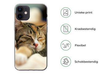 MuchoWow Handyhülle Katzen - Schlafen - Vorleger, Handyhülle Apple iPhone 12, Smartphone-Bumper, Print, Handy