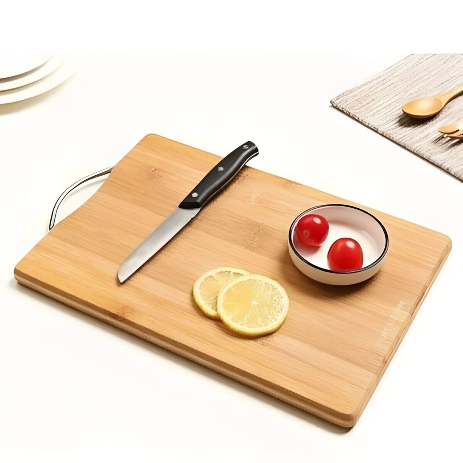 Jungengel Schneidebrett Bambus mit Metallgriff Robust 18mm Dick Holzbrett Servierbrett 24x34cm, (Einzelartikel, 1-St., Einzelnes Schneidebrett), Natürliches Bambus-Schneidebrett mit Metallgriff, 24×34 cm