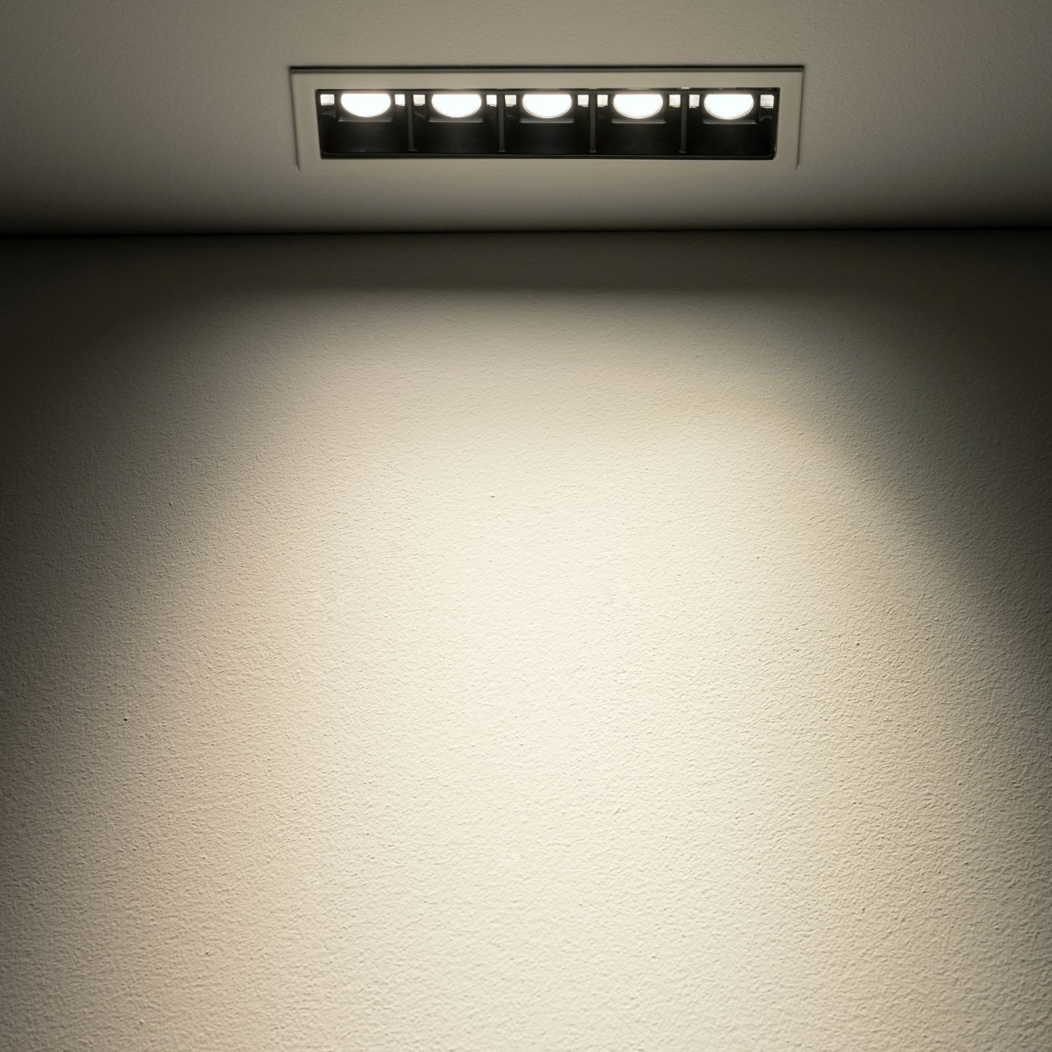 Licht-Erlebnisse Einbauleuchte LOMARIS, LED fest integriert, Neutralweiß, LED Aluminium Weiß Schwarz eckig neutralweiß 4000 K 660 lm Industrial