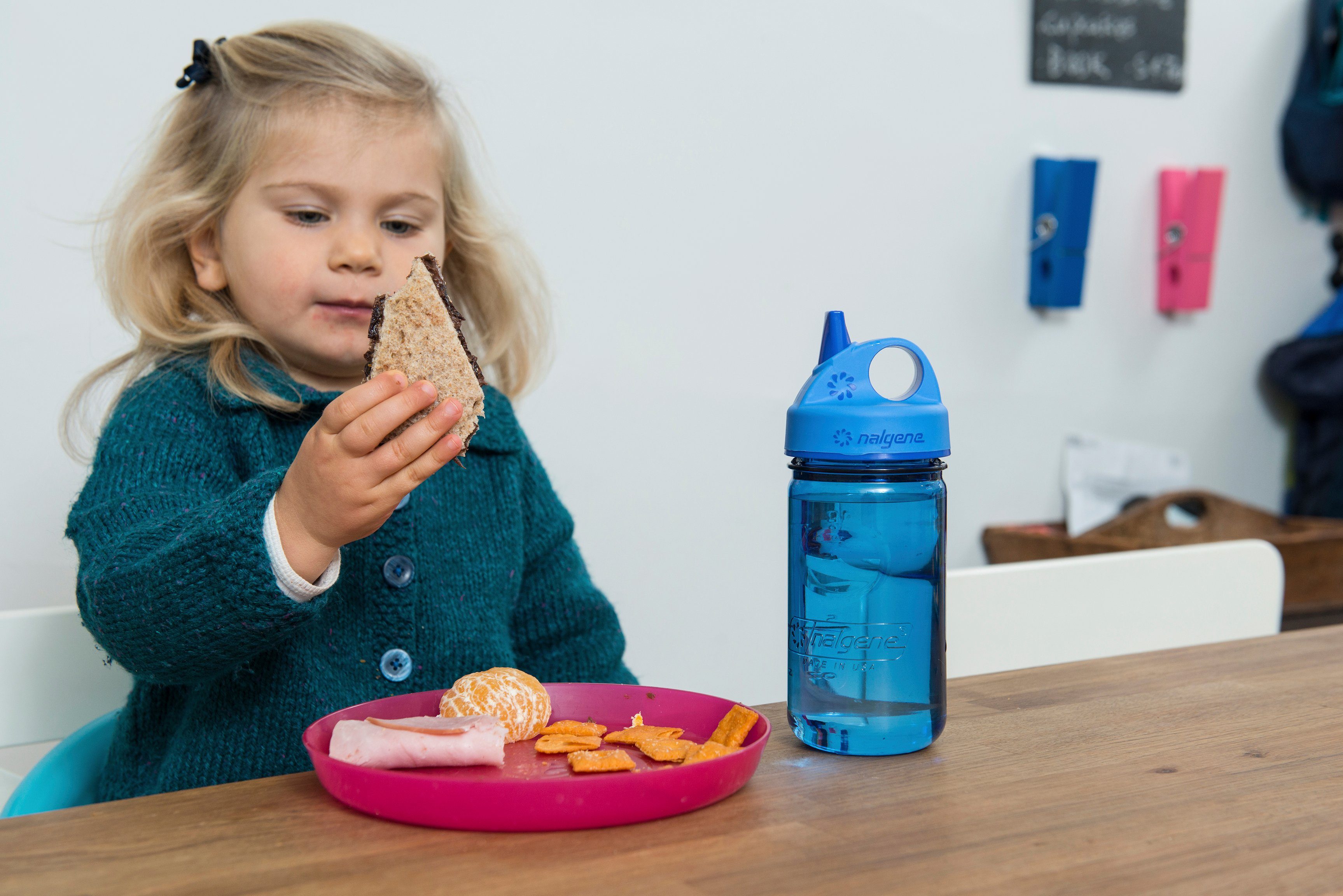 Nalgene Trinkflasche Nalgene Kinderflasche 'Grip-n-Gulp', BPA frei, ideal für Kindergarten, Schule, Sport und Ausflüge