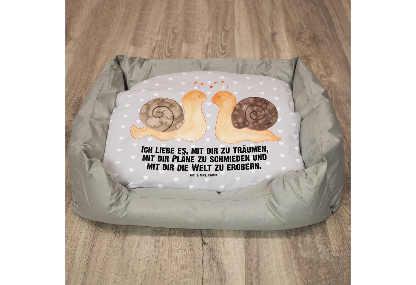 Thumbnail - Mr. & Mrs. Panda Tierbett Schnecken Liebe - Grau Pastell - Geschenk, glücklich, Tierbett, Hunde, Zeitlos elegant