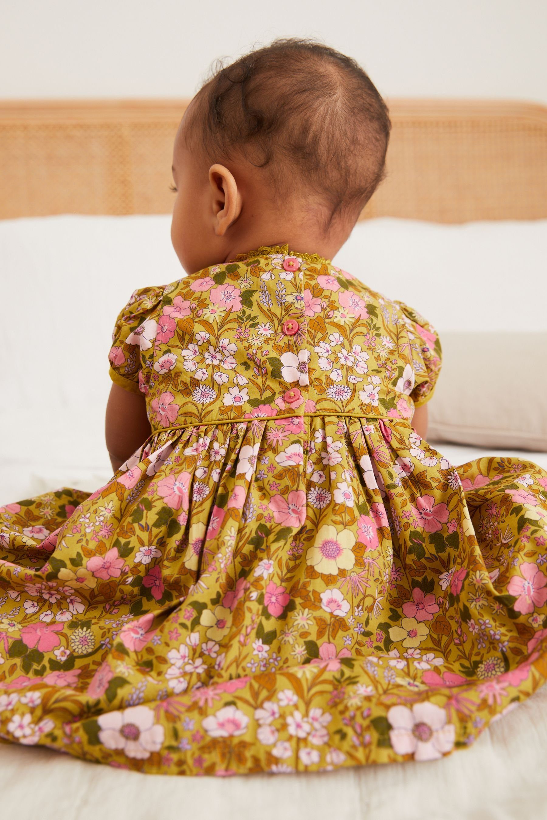 Partykleid mit Blumenmuster Höschen Next und Festliches (2-tlg) Baby-Kleid