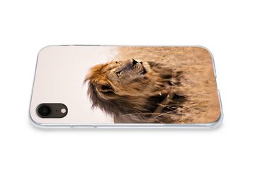 MuchoWow Handyhülle Löwe - Gras - Jagd, Handyhülle Apple iPhone XR, Smartphone-Bumper, Print, Handy