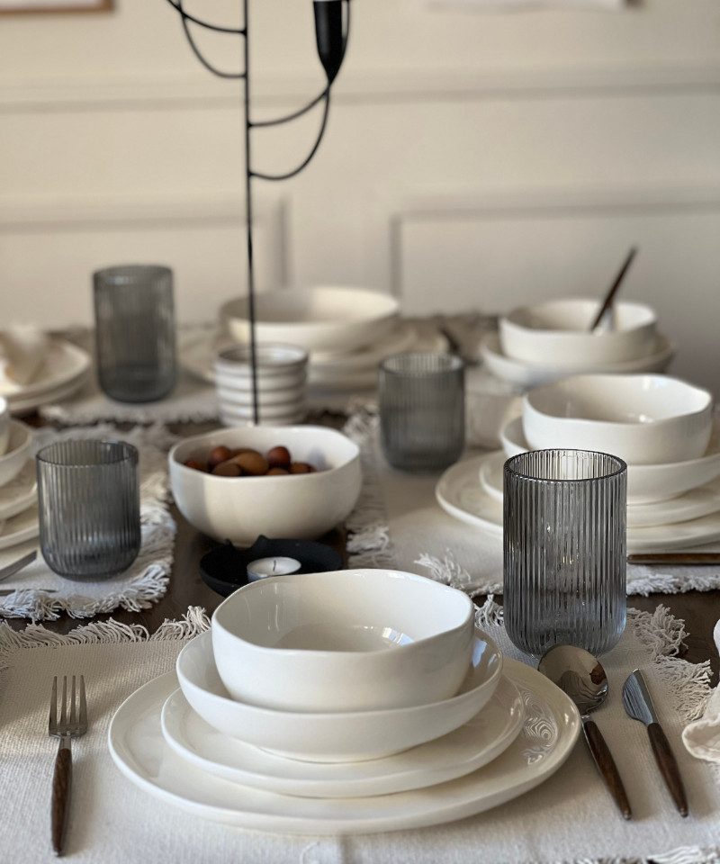 Zoha Тарелки-Set Perlemor weiß - Skandinavisches Design, Тарелки Set spülmaschinenfest (48-tlg), 6 Personen, Hochwertiges Steingut, Mikrowellenfestes & Kratzbeständiges Geschirrset für Zuhause & Events