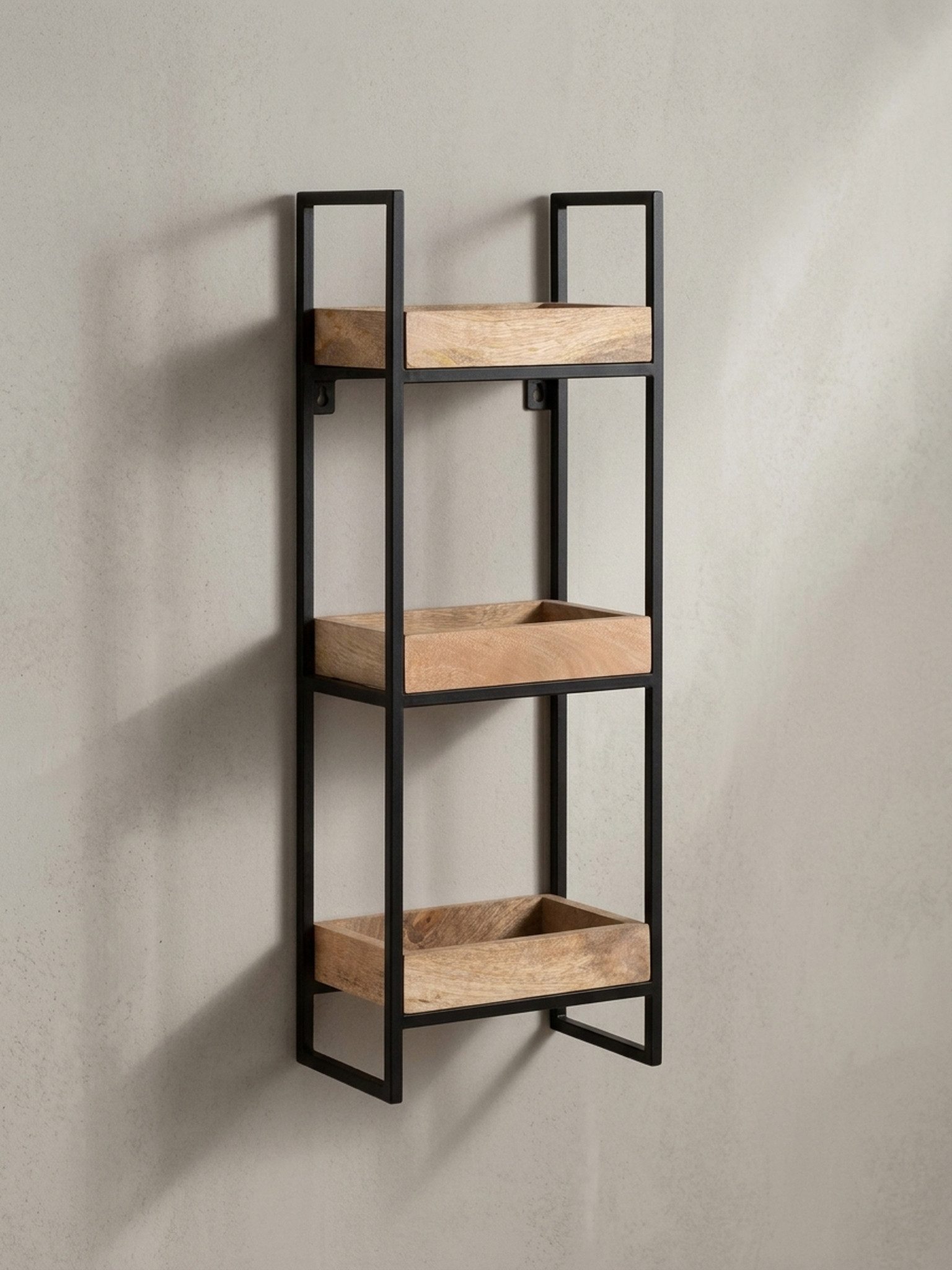 KADIMA DESIGN Wandregal Wandregal 27x77x18 cm Mango Massivholz / Metall Hängeregal, Tablettregal Wand mit 3 Ablagen & Metallrahmen, Industrial, Design Schweberegal Rechteckig, Regal Hängend Wohnzimmer