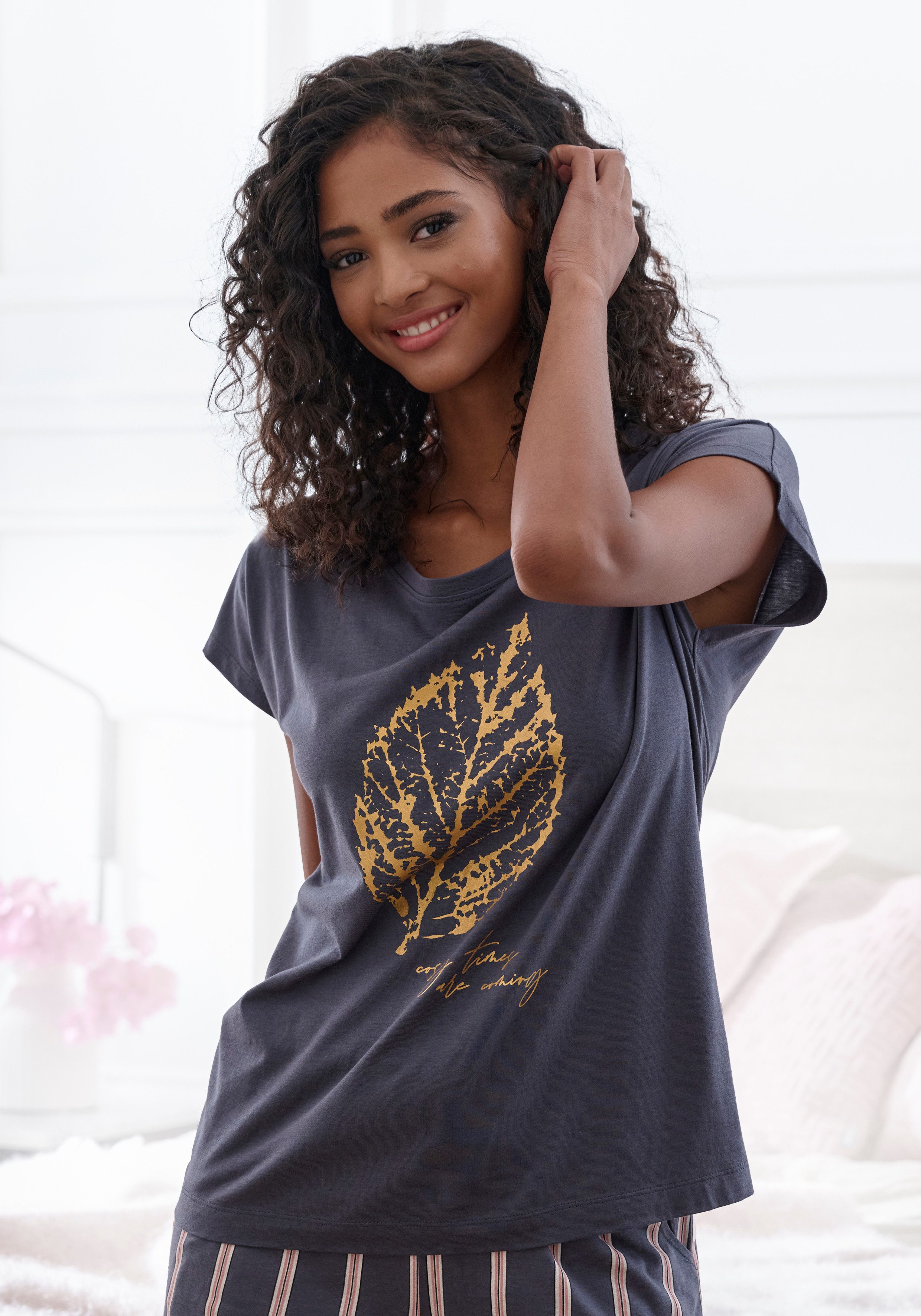 LASCANA Pyjamaoberteil mit Folienprint