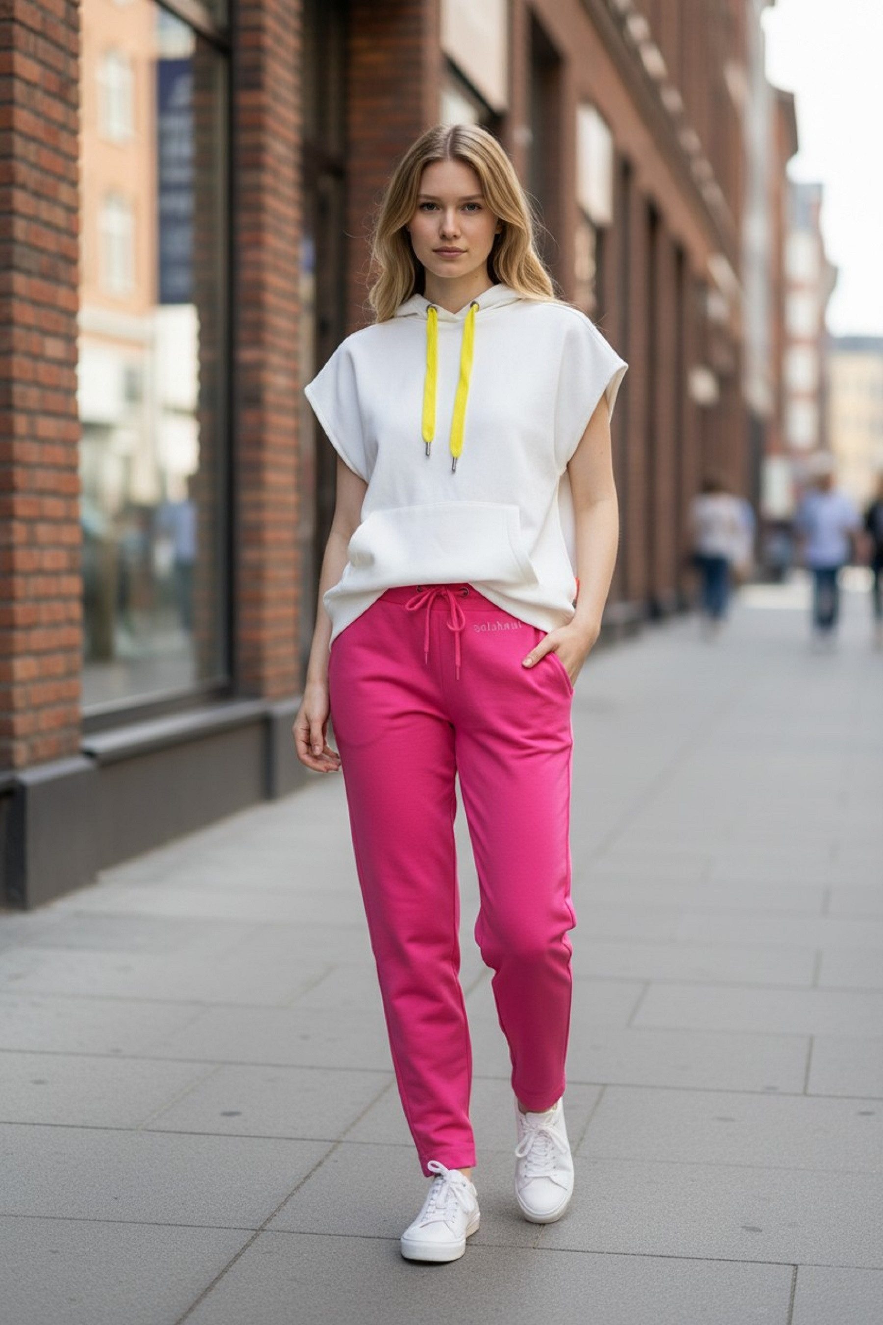 salzhaut Sweathose ANNERWÄRTS Damen Regular Fit salzhaut – nordisch frisch, lässig und frech für jeden Tag!