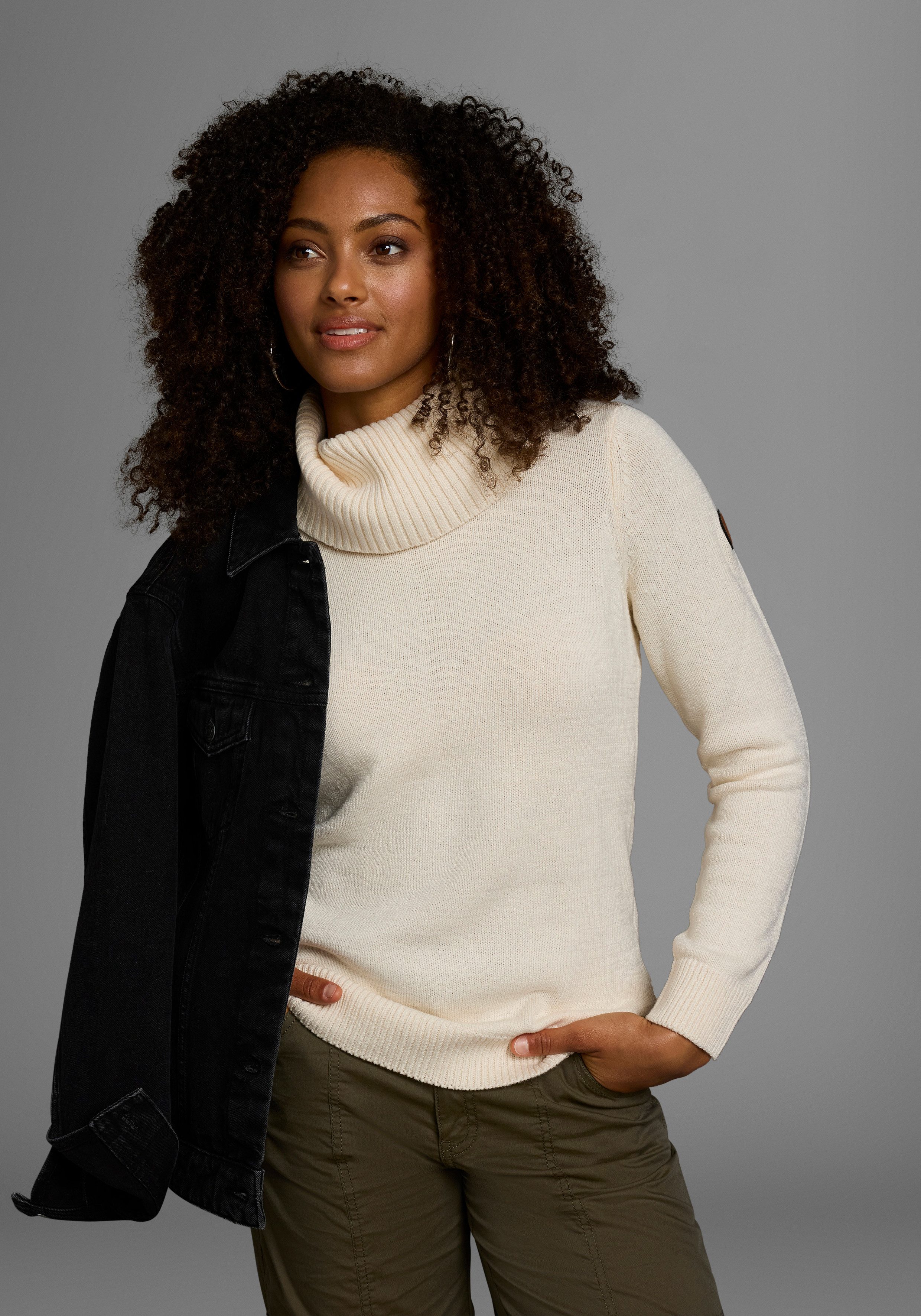 KangaROOS Rollkragenpullover in klassischer Form