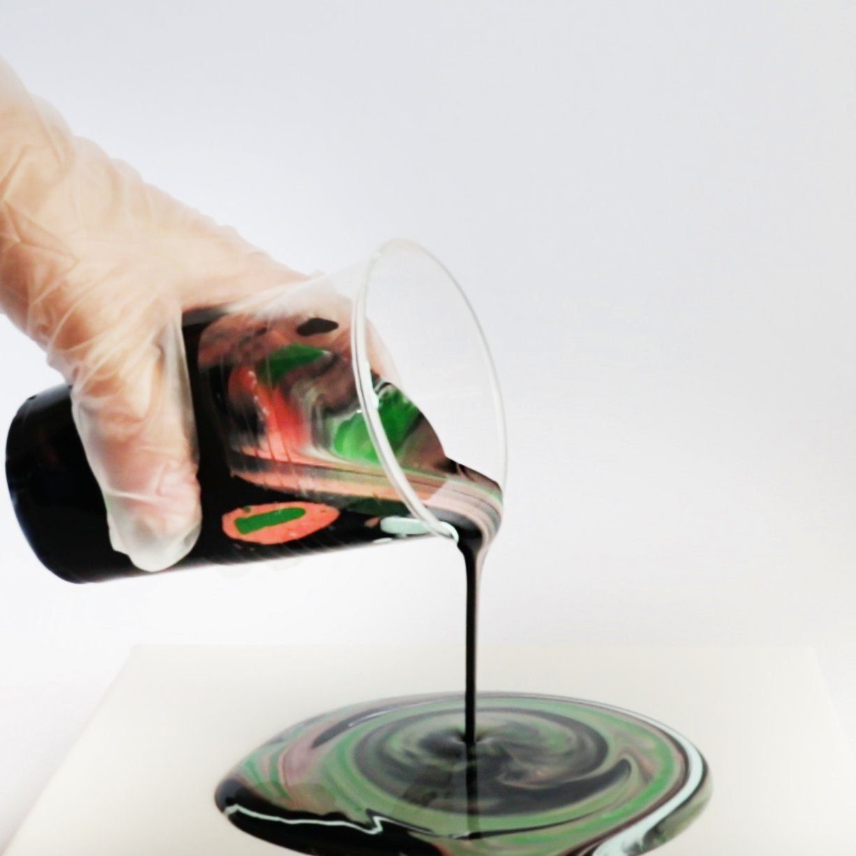 Mont Marte Bastelfarbe PREMIUM Pouring Acrylfarbe, Gieß-Acryl, je 4 x 60 ml, diverse Sets, Untereinander vermischbar & Bereits mit Pouring Medium vorgemischt