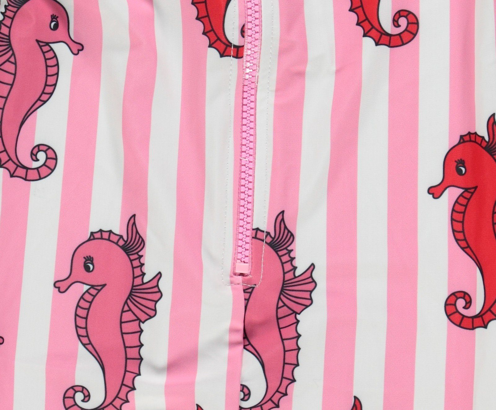 Småfolk Badeanzug SMAFOLK UV-Schutz Badeanzug allover Streifen und Seepferdchen