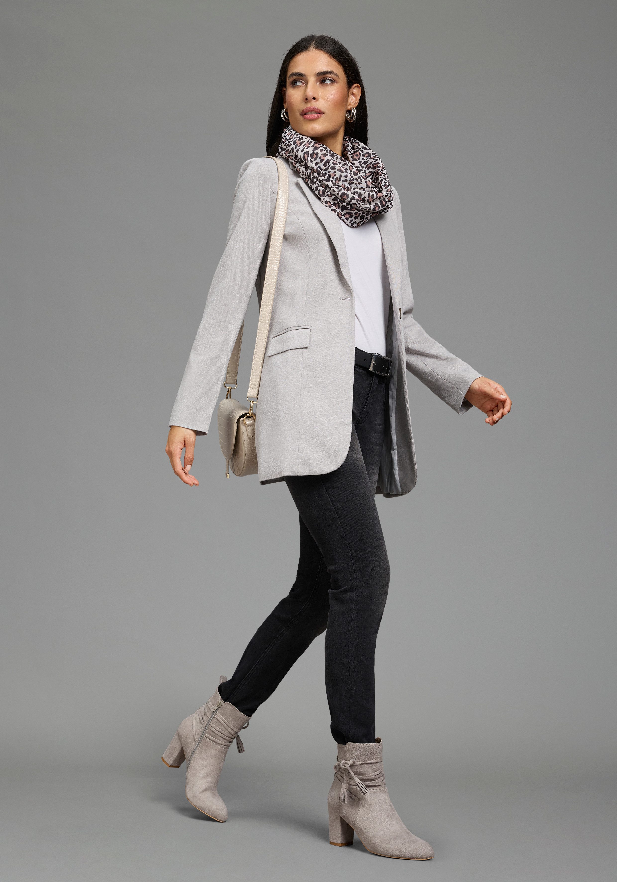 Zum Outfit 4
