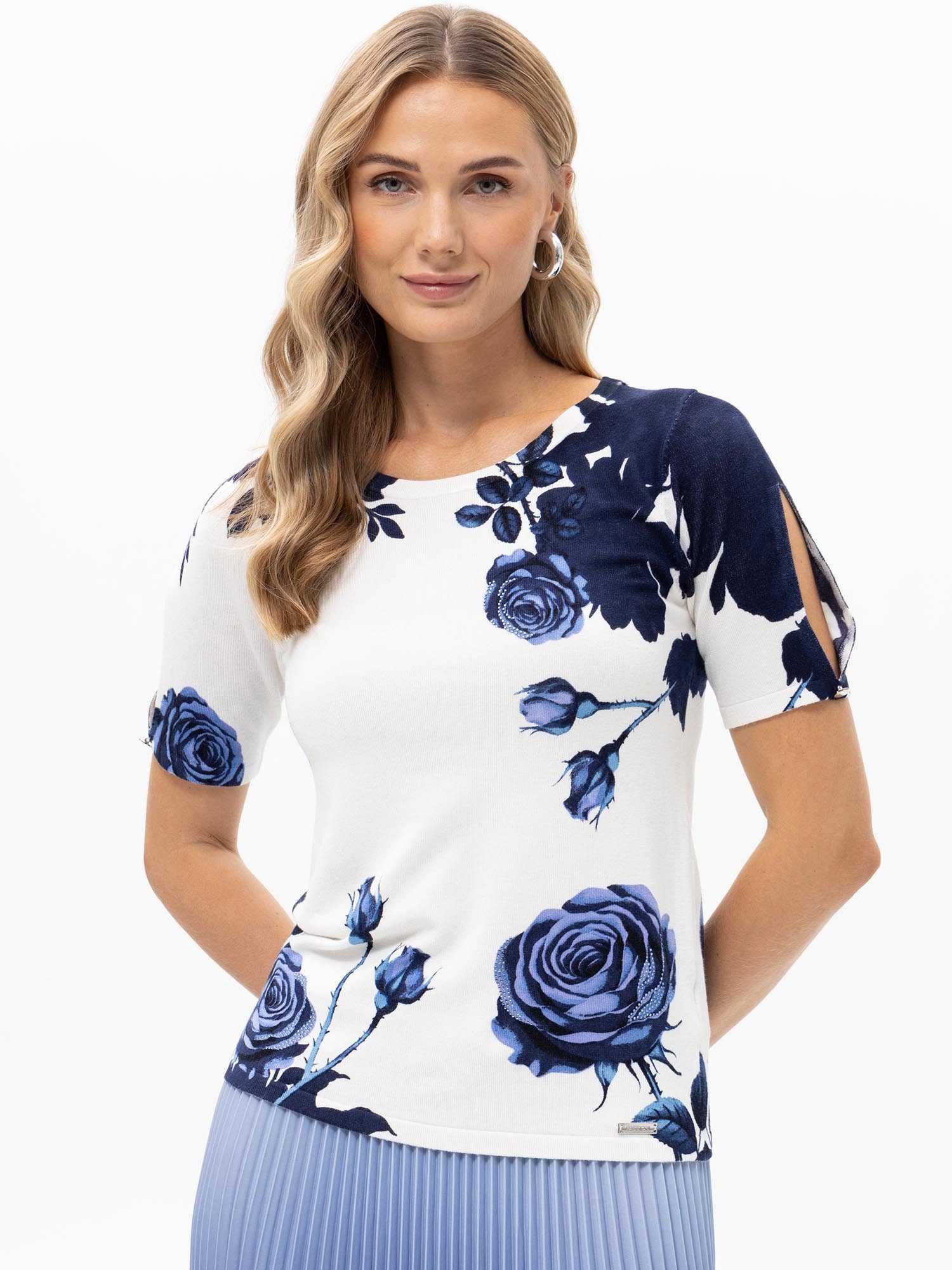 Passioni T-Shirt mit Rosenprint und Glitzersteinen Strickshirt in Weiß mit blauen Blumen