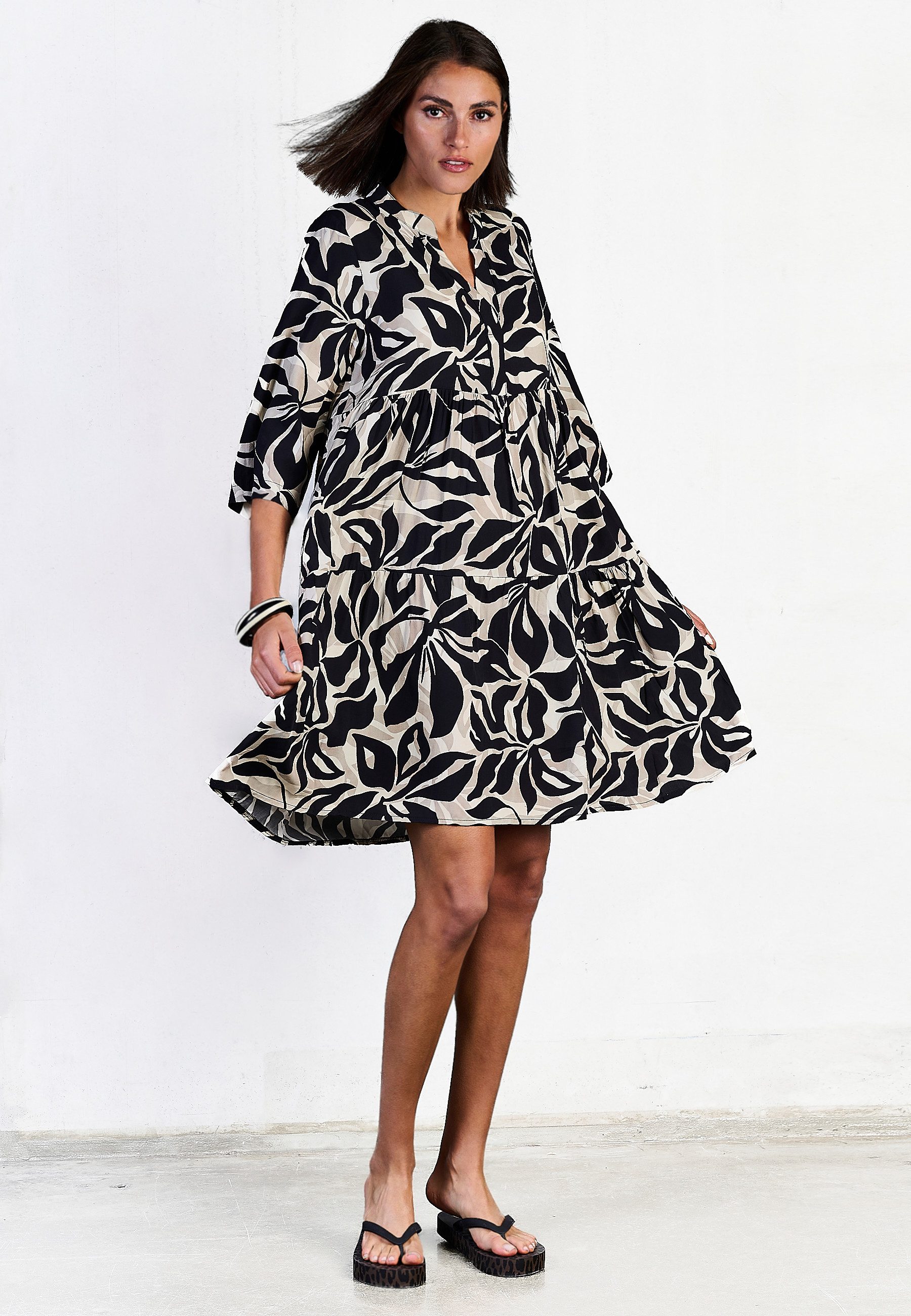 Andijamo-Fashion Druckkleid COOL BLOOM Lockere Passform günstig online kaufen