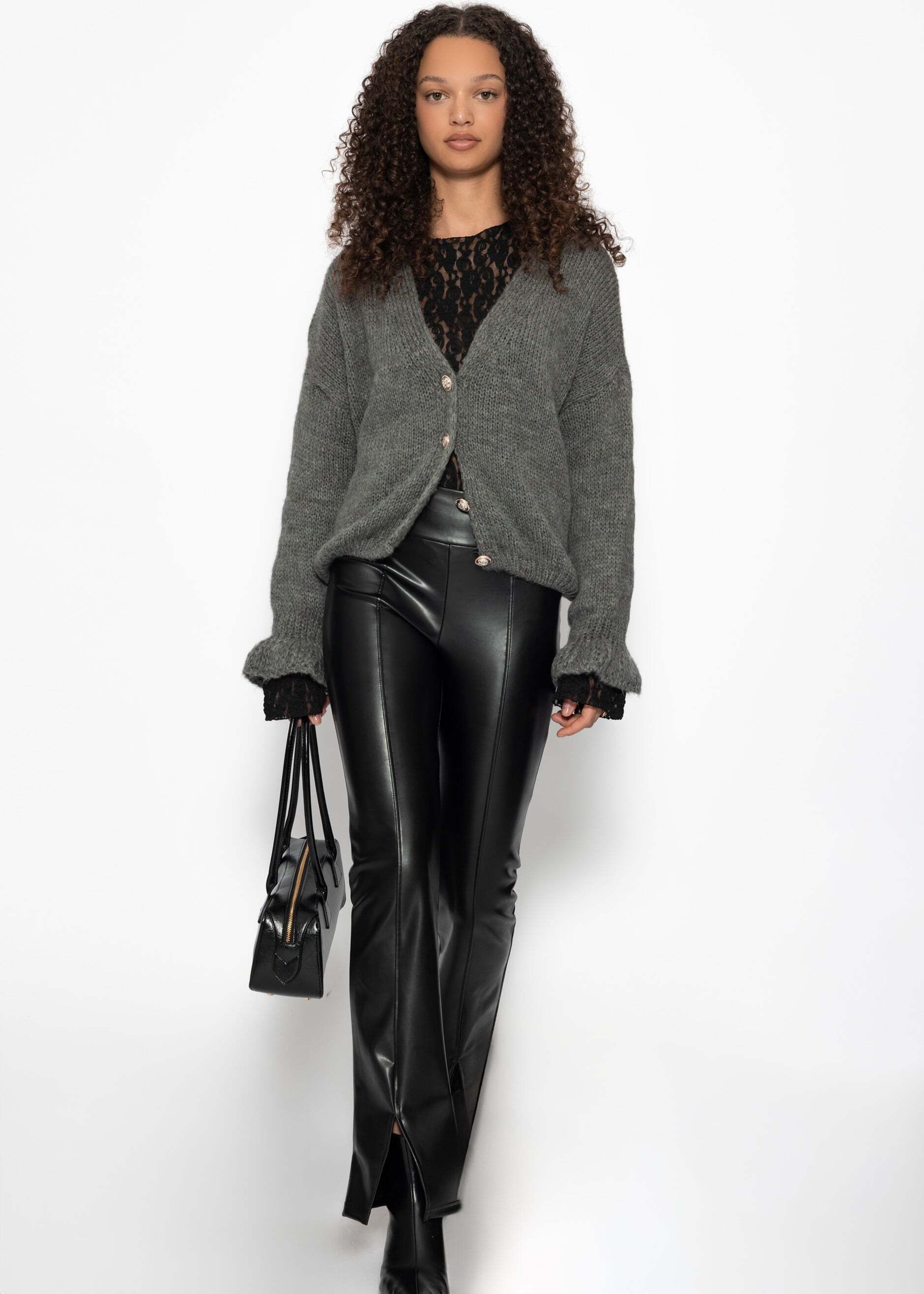 SASSYCLASSY Cardigan Cardigan mit Volants für Damen Weiche Strickjacke mit Knopfleiste und ballonartiger Silhouette