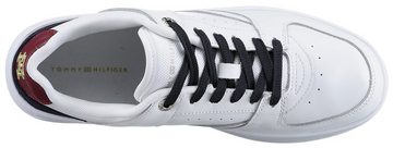 Tommy Hilfiger LEATHER BASKET SNEAKER Plateausneaker Logoschriftzug auf der Zunge, Freizeitschuh, Halbschuh, Schnürschuh