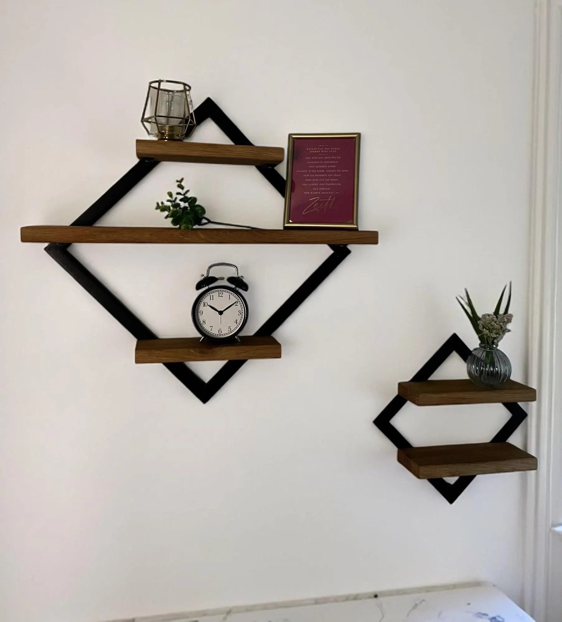 LosBudos Wandregal mit einem Metallgestell