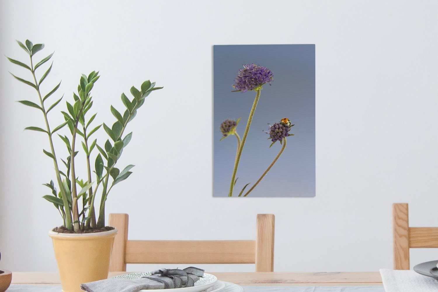 Blume Marienkäfer Gemälde, (1 cm St), Zackenaufhänger, OneMillionCanvasses® fertig Leinwandbild bespannt inkl. blauer Himmel, Leinwandbild auf 20x30