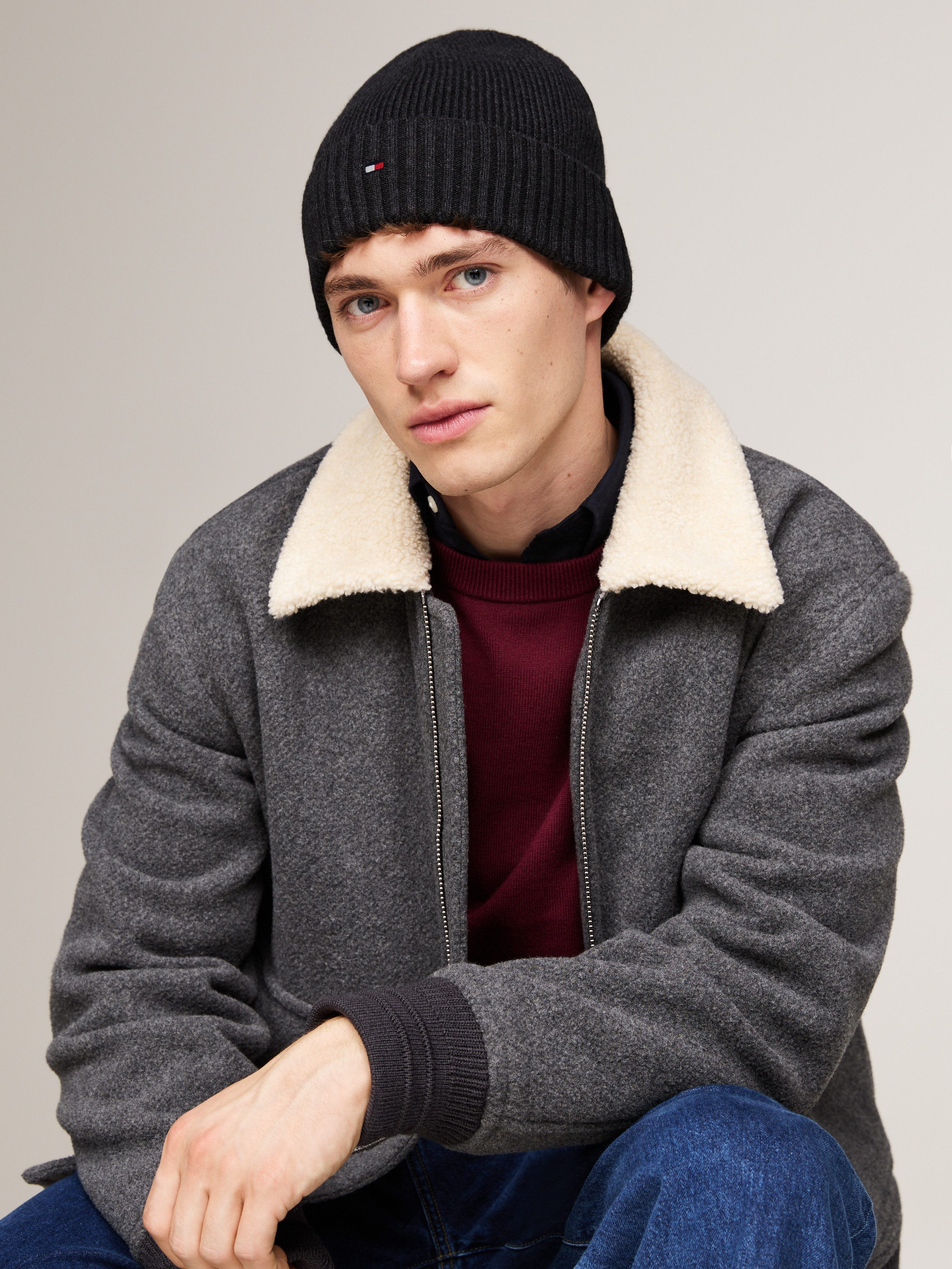 Tommy Hilfiger Strickmütze TH FLAG PIMA COTTON BEANIE Beanie mit Logostickerei, mit Kaschmiranteil Unisex