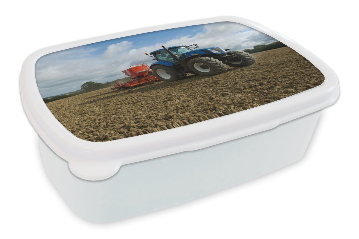 MuchoWow Lunchbox Traktor - Blau - Landleben - Wolken, Kunststoff, (2-tlg), Brotbox für Kinder und Erwachsene, Brotdose, für Jungs und Mädchen weiß