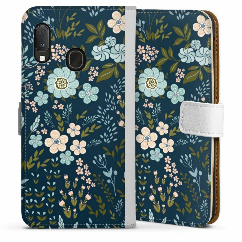 DeinDesign Handyhülle Blumen Muster Blau Floral Autumn 4, Samsung Galaxy A20e Hülle Handy Flip Case Wallet Cover