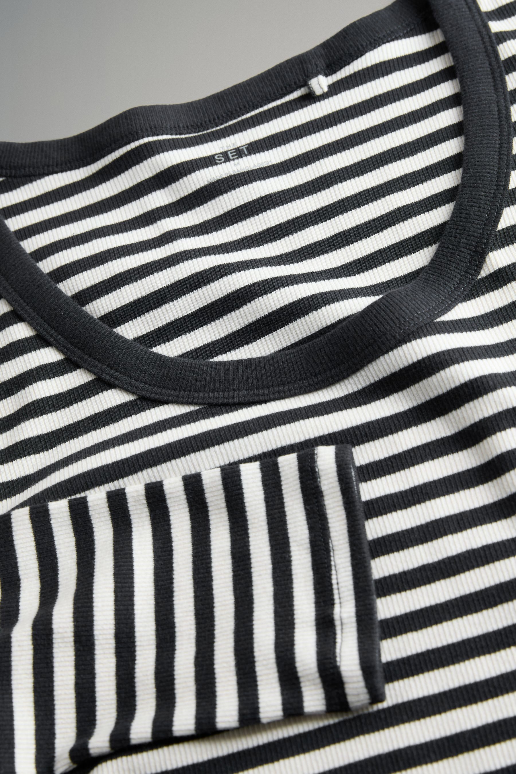 The Set Langarmshirt The Set gerippte Shirts mit U-Ausschnitt, 4er-Pack (4-tlg)