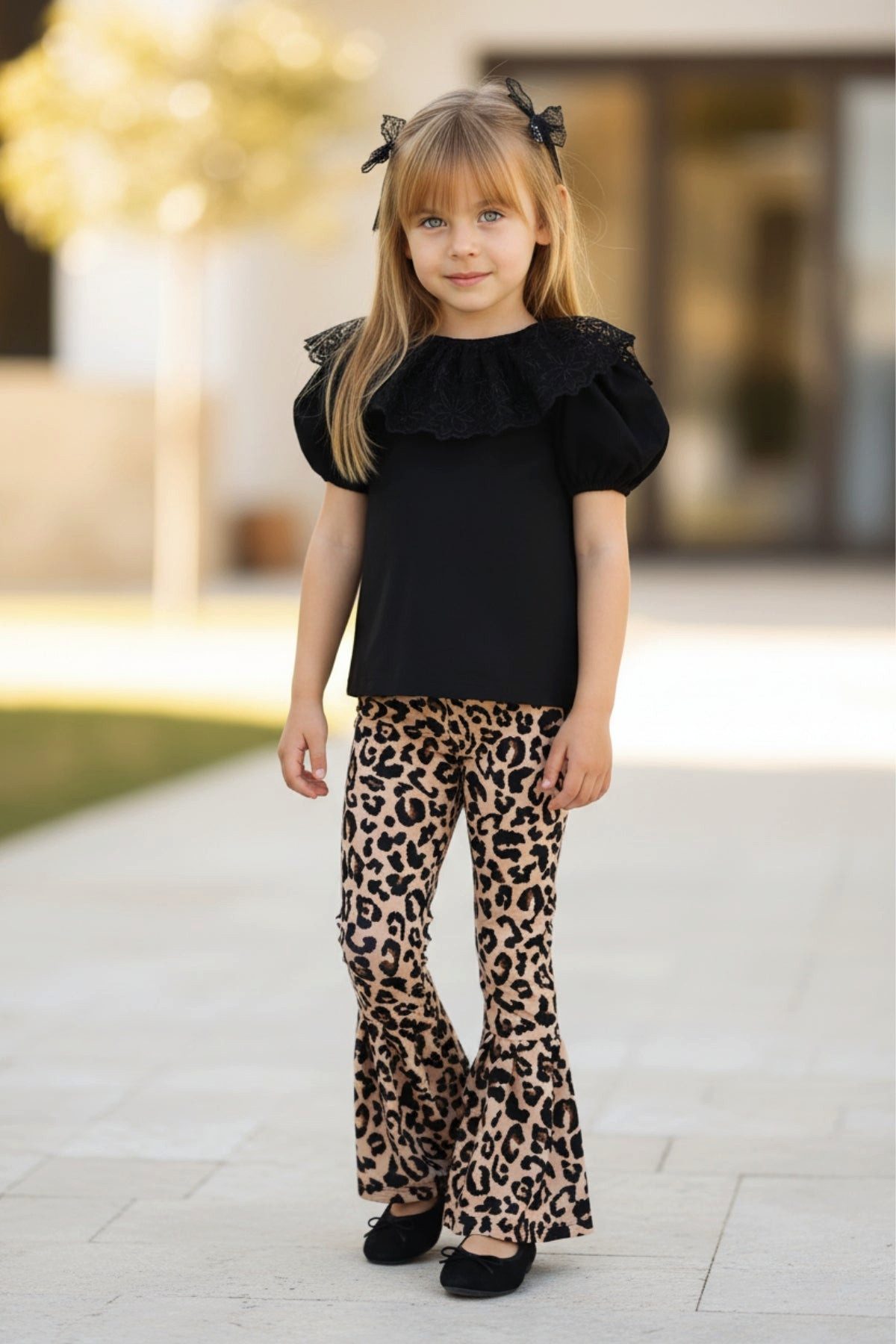 Shirt & Hose Set Bright - Hose mit Leopardenmuster, Bluse mit Spitze - Haarspangen