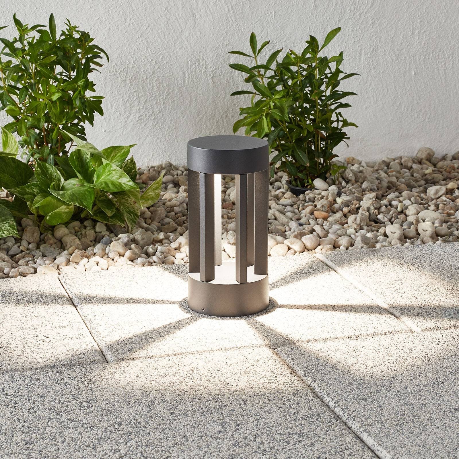 Lindby Außen-Stehlampe Jordis, 1 x 6,5 W LED, warmweiß