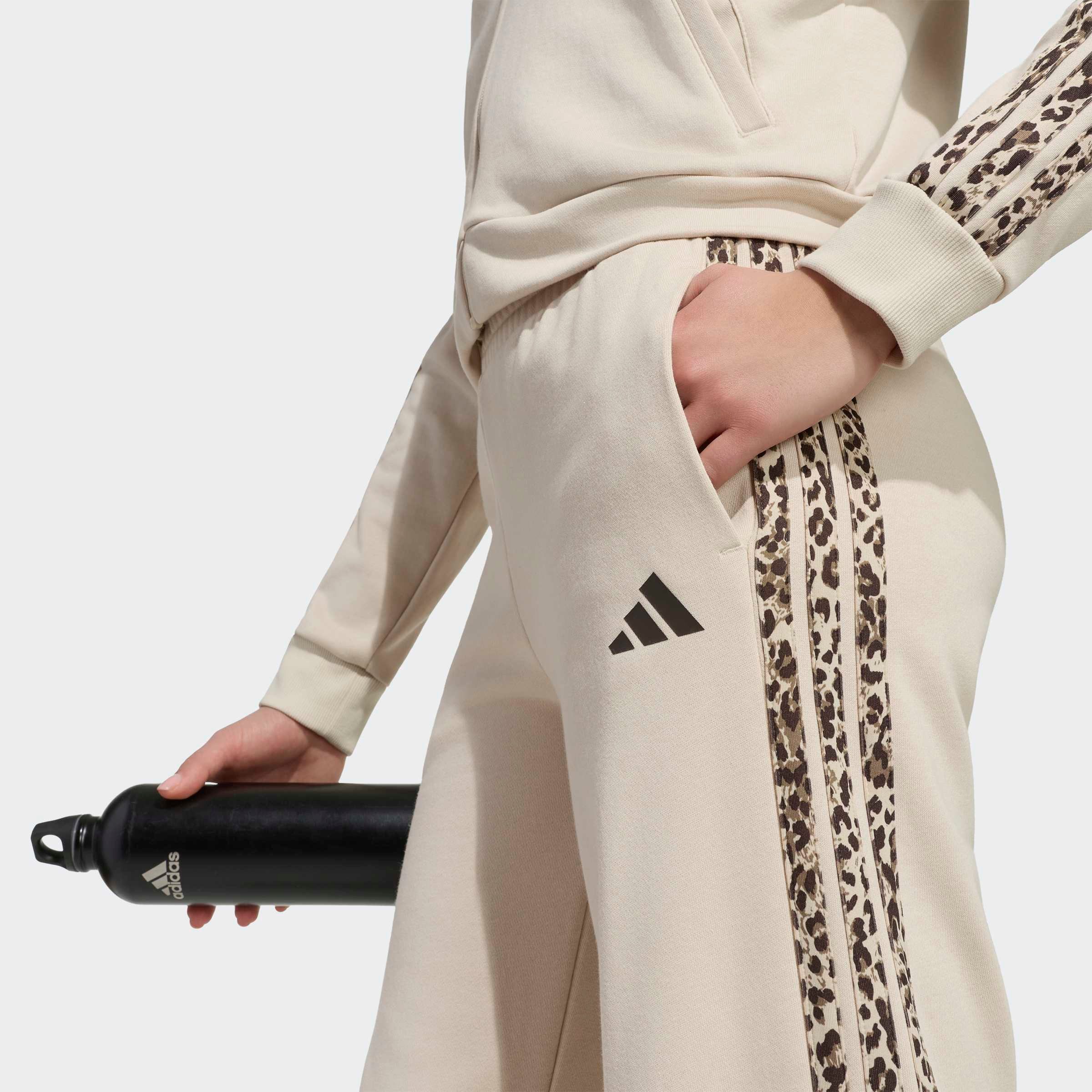 adidas Sportswear Sporthose MIT ANIMALPRINT – Bild 4 von 5