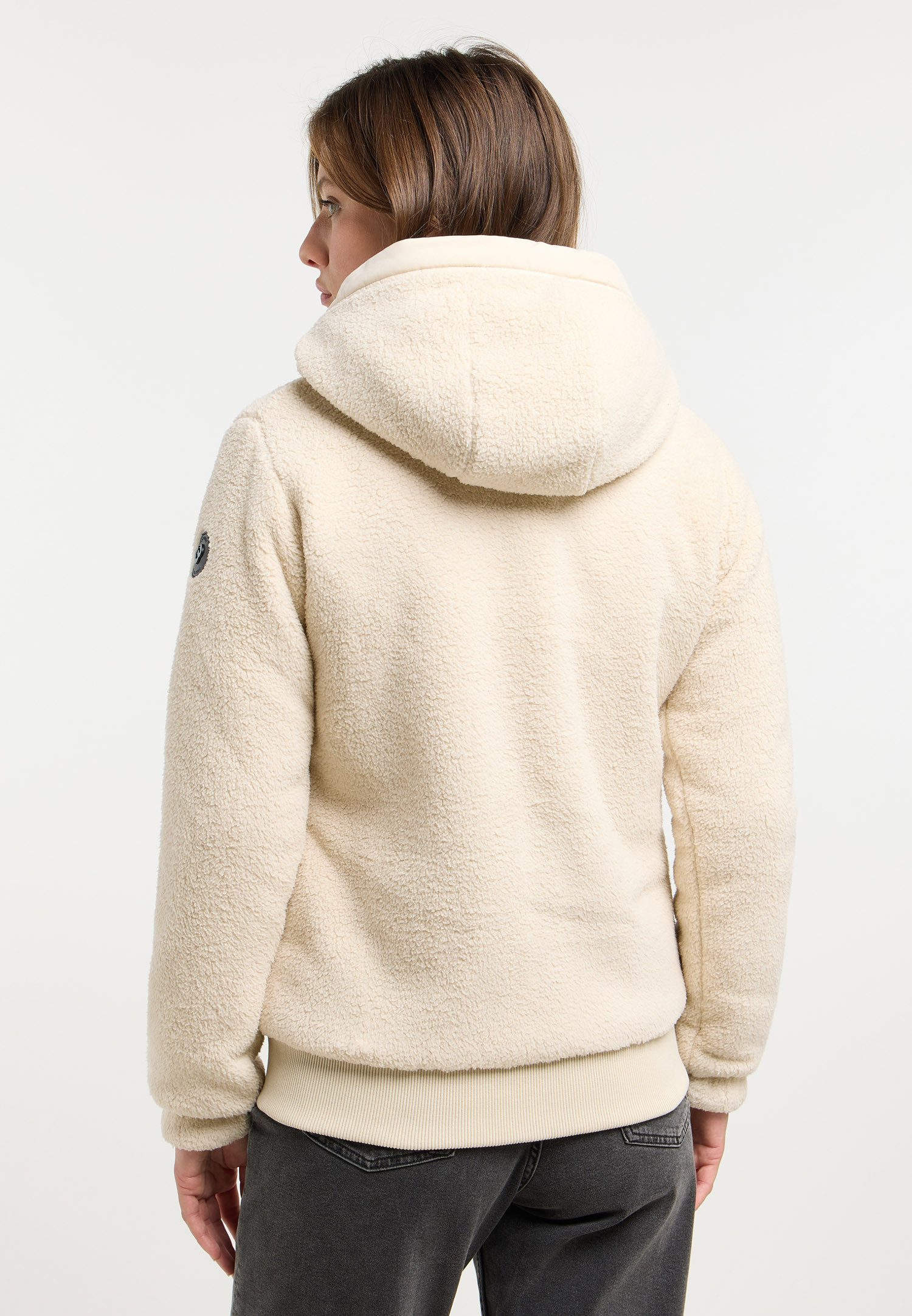 Ragwear Fleecejacke COUSY SHORT hüftlange Länge, mit Reißverschluss, figurumspielende Passform