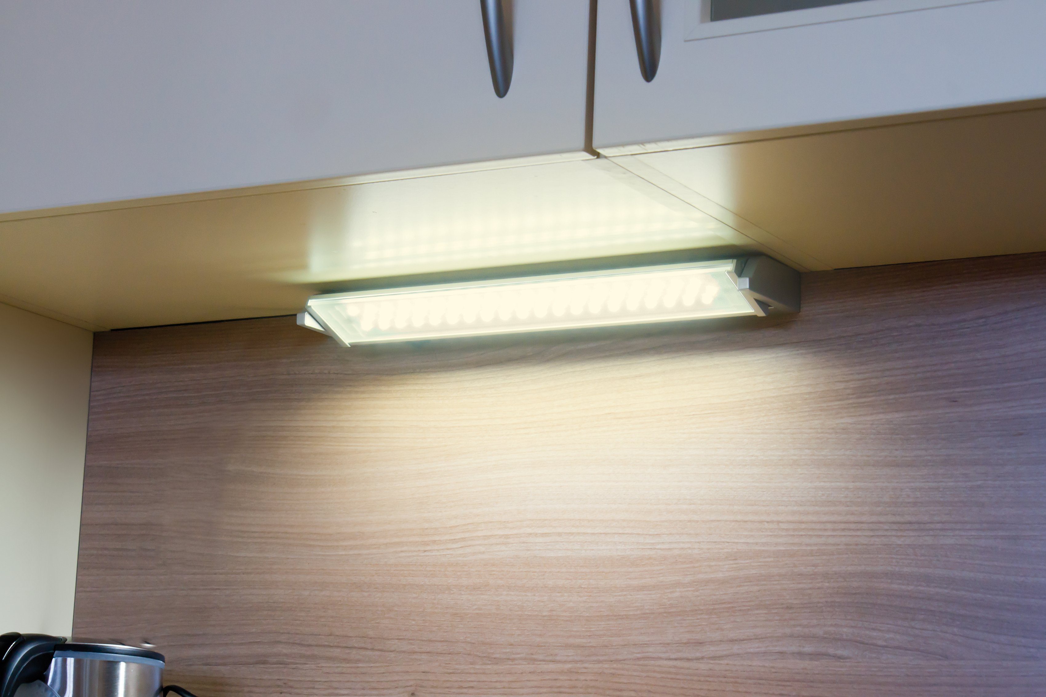 HEITRONIC Lichtleiste Miami, LED fest integriert, Warmweiß, Küchenlampe,  Küchenbeleuchtung, schwenkbar und mit Schalter, Gute Farbwiedergabe mit 80  Ra