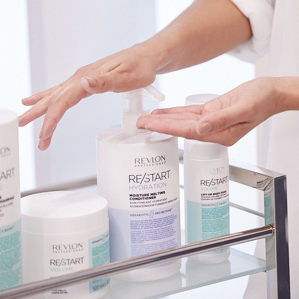 REVLON PROFESSIONAL Haarspülung RE/START HYDRATION MOISTURE MELTING CONDITIONER, Stärkt und repariert geschädigtes Haar für ein strahlendes Aussehen.