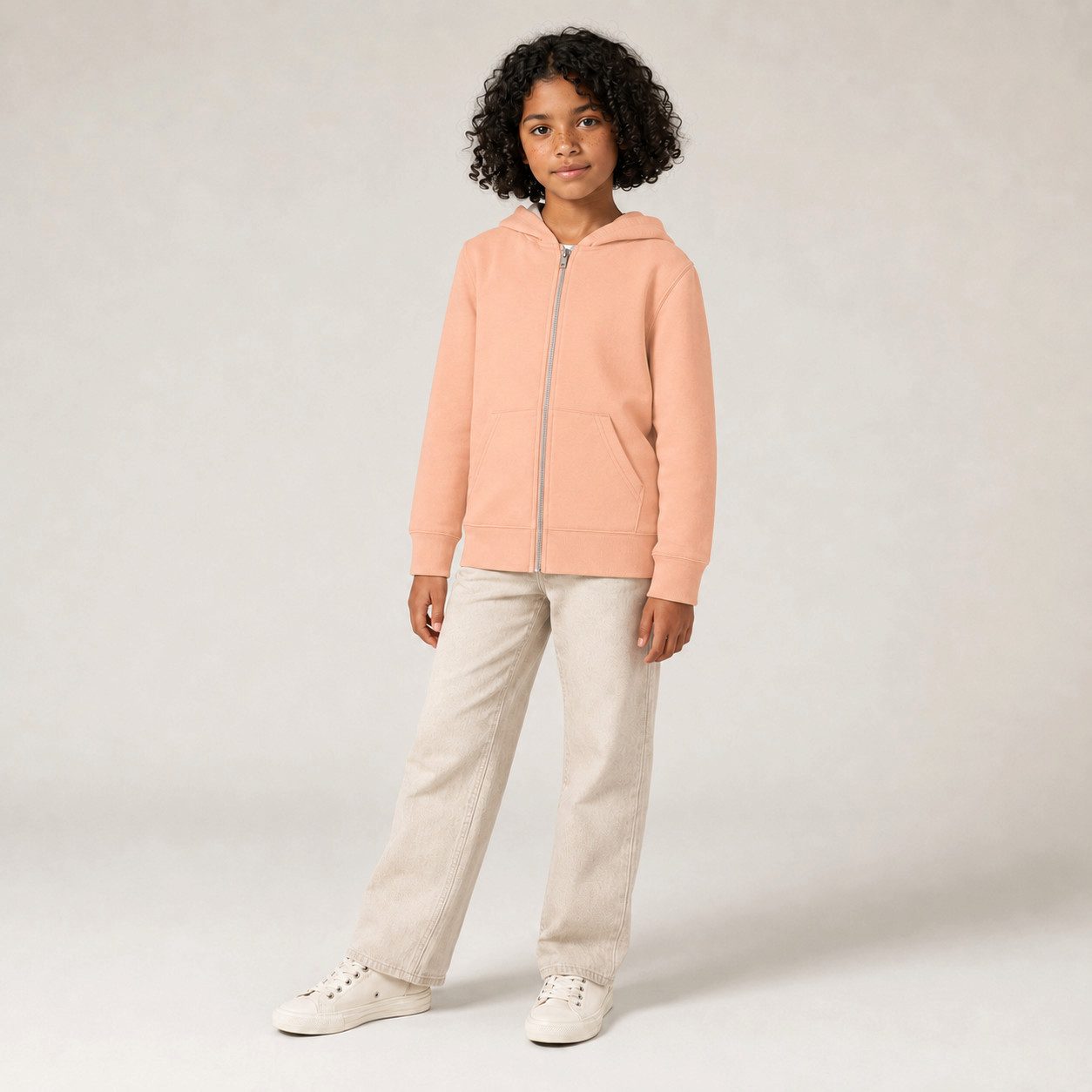 Sitztgut Kapuzensweatjacke Kinder Zip-Hoodie aus Bio-Baumwolle (1-tlg) Doppellagige Kapuze, Metallreißverschluss und Kängurutaschen
