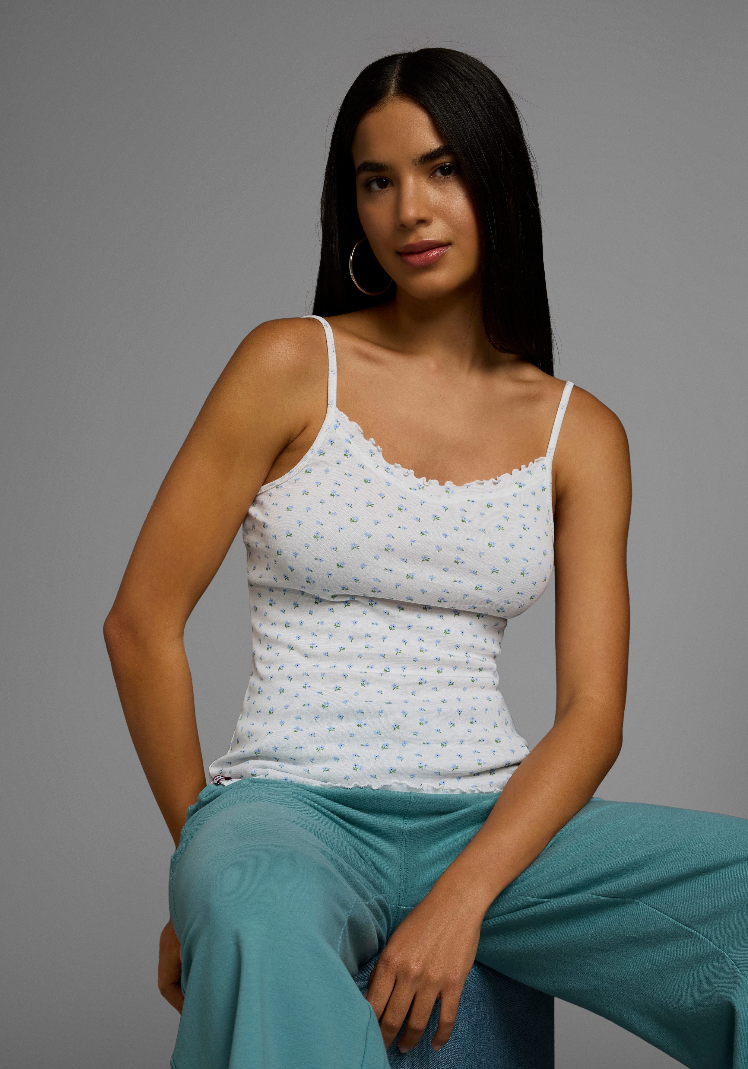 KangaROOS Spaghettitop (Packung, 3-tlg) mit verspielter Rollsaumkante günstig online kaufen