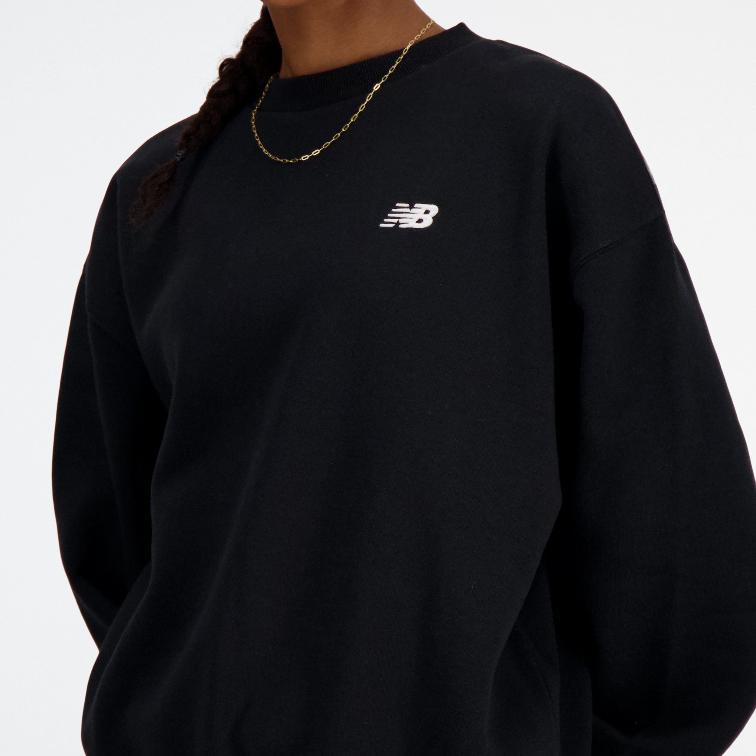 New Balance Sweatshirt SPORT ESSENTIALS FLEECE CREW mit Rundhalsausschnitt, weiches Fleece, aus Baumwolle und Polyester – Bild 4 von 5