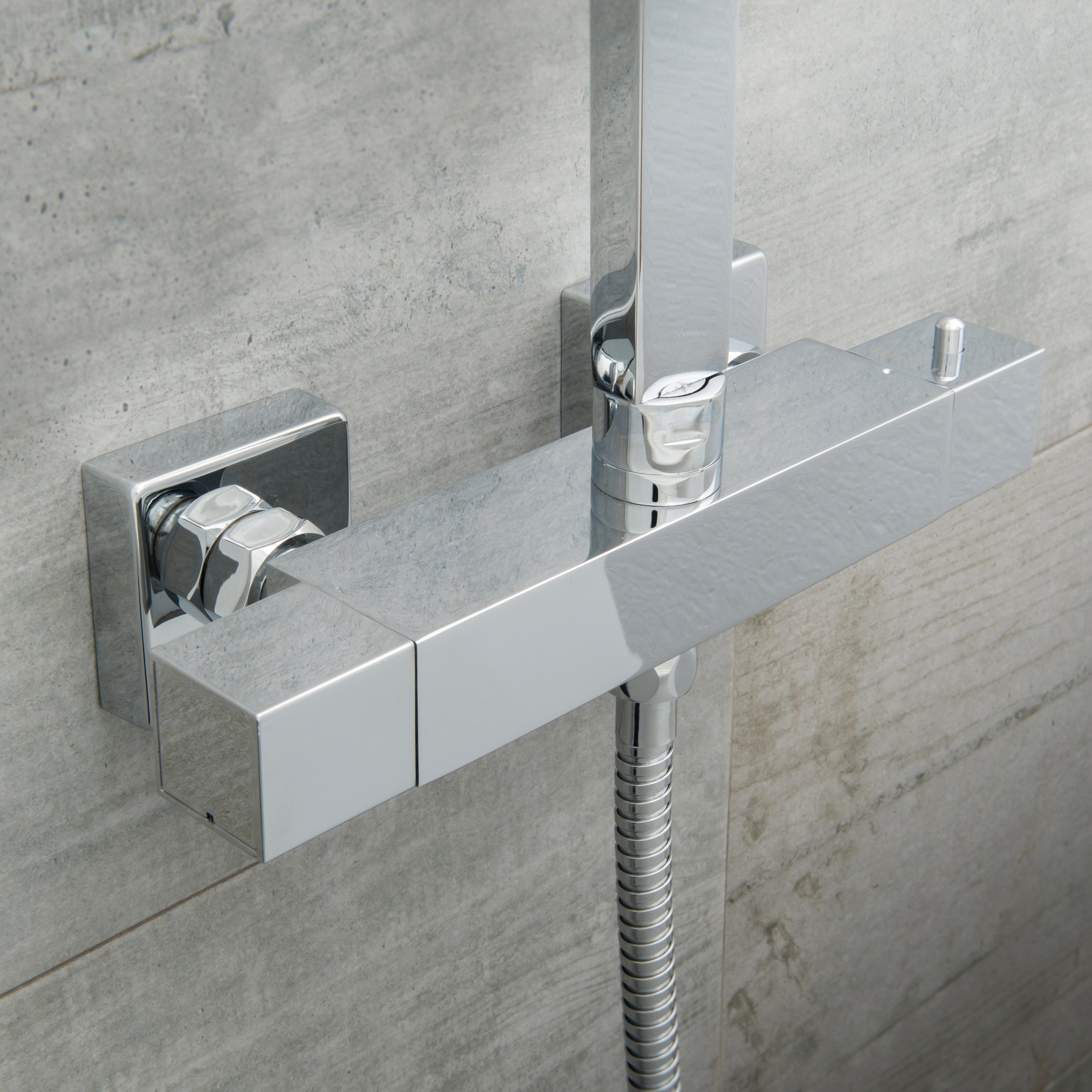 Schütte shower set SUMBA, height 115 cm, incl. water-saving seal, safety lock, anti-limescale, height-adjustable.