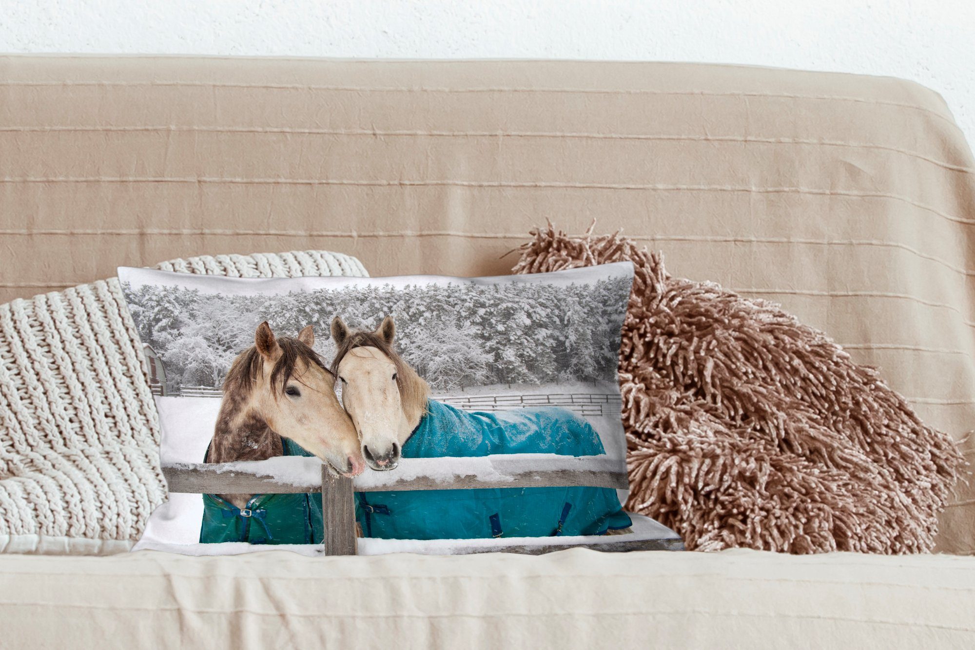 Wohzimmer mit Füllung, Dekokissen Pferde Decke - Dekokissen Zierkissen, Dekoration, MuchoWow Schlafzimmer Schnee, -