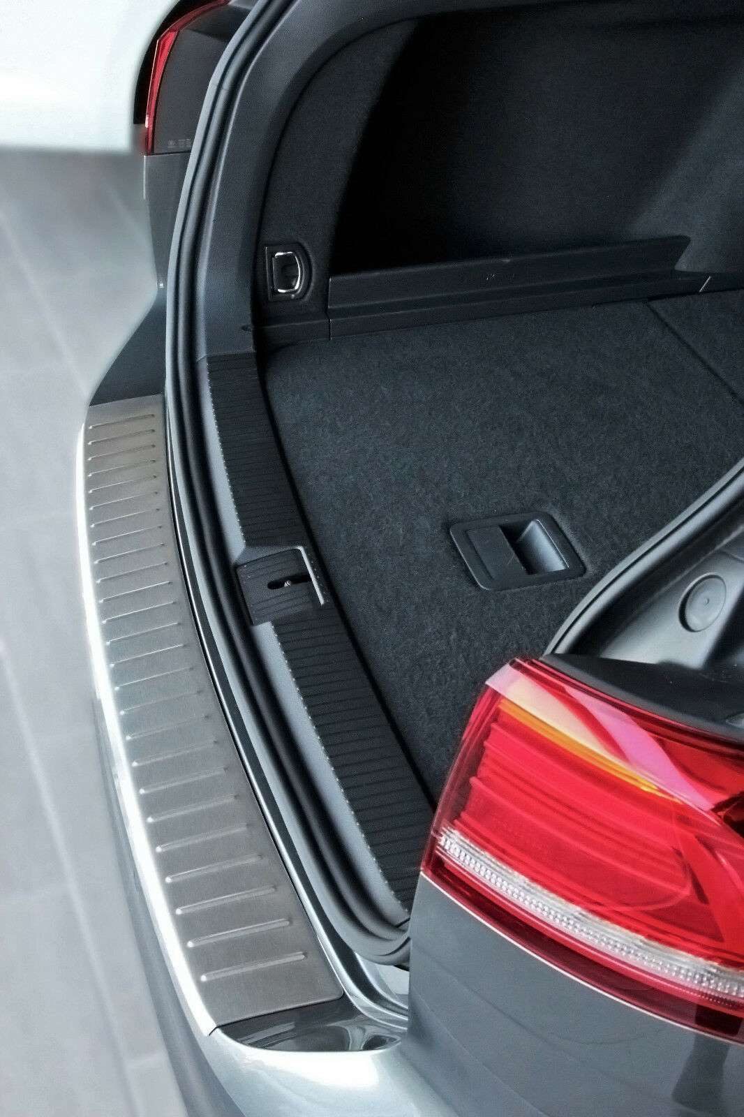 RECAMBO Ladekantenschutz für VW PASSAT B8 VARIANT + ALLTRACK ab 2014 Stoßstangenschutz, V2A rostfrei, Exklusive Optik, praktischer Schutz & perfekte Passform – Bild 5 von 5