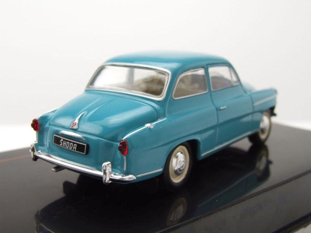 ixo Models Modellauto Skoda 440 Spartak 1955 blau, Maßstab 1:43