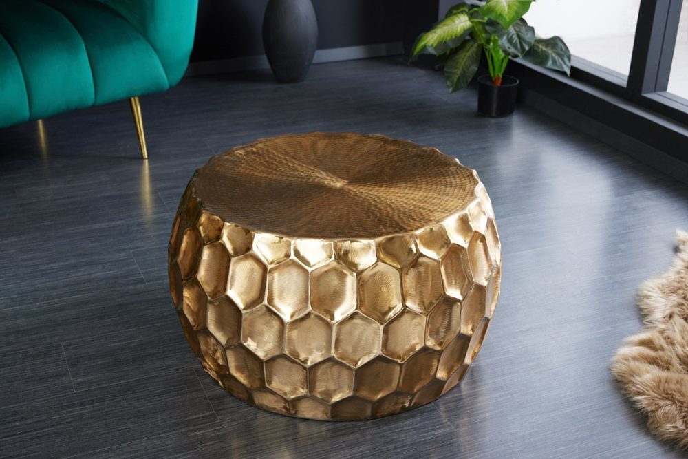 riess-ambiente Couchtisch ORGANIC ORIENT Ø70cm gold (Einzelartikel, 1-St), Wohnzimmer · Metall · rund · Hammerschlag · Waben Design · handmade