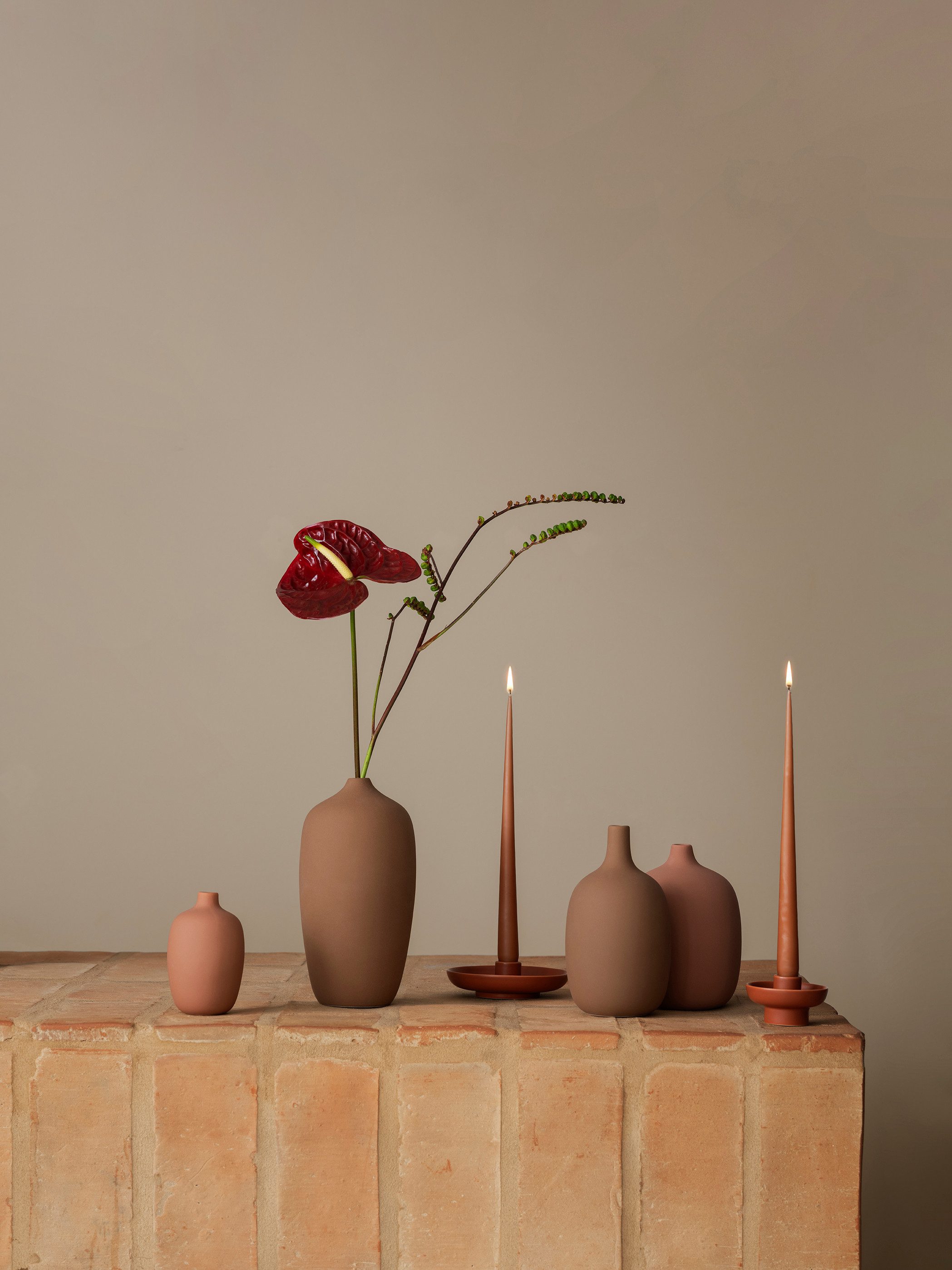 blomus Kerzenhalter -VELA- Design-Kerzenhalter: Elegantes Steingut mit matter Glasur, Elegant, Steingut, Matt Glasur, Adventskranz, Größenauswahl, Formauswahl