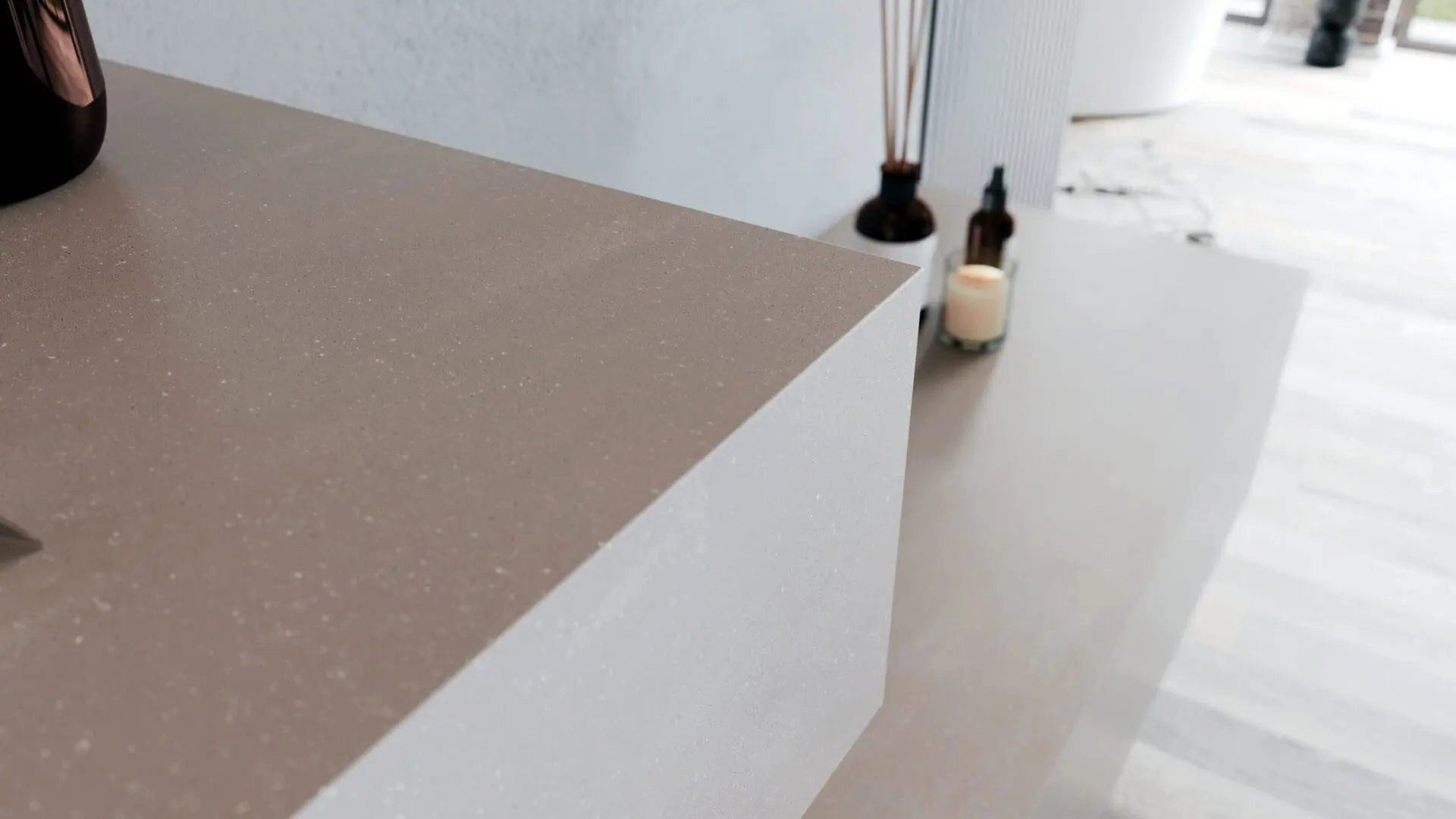 Henneke Sideboard Corian® Sideboard CuttingEdge, Fugenlos aus Mineralwerkstoff