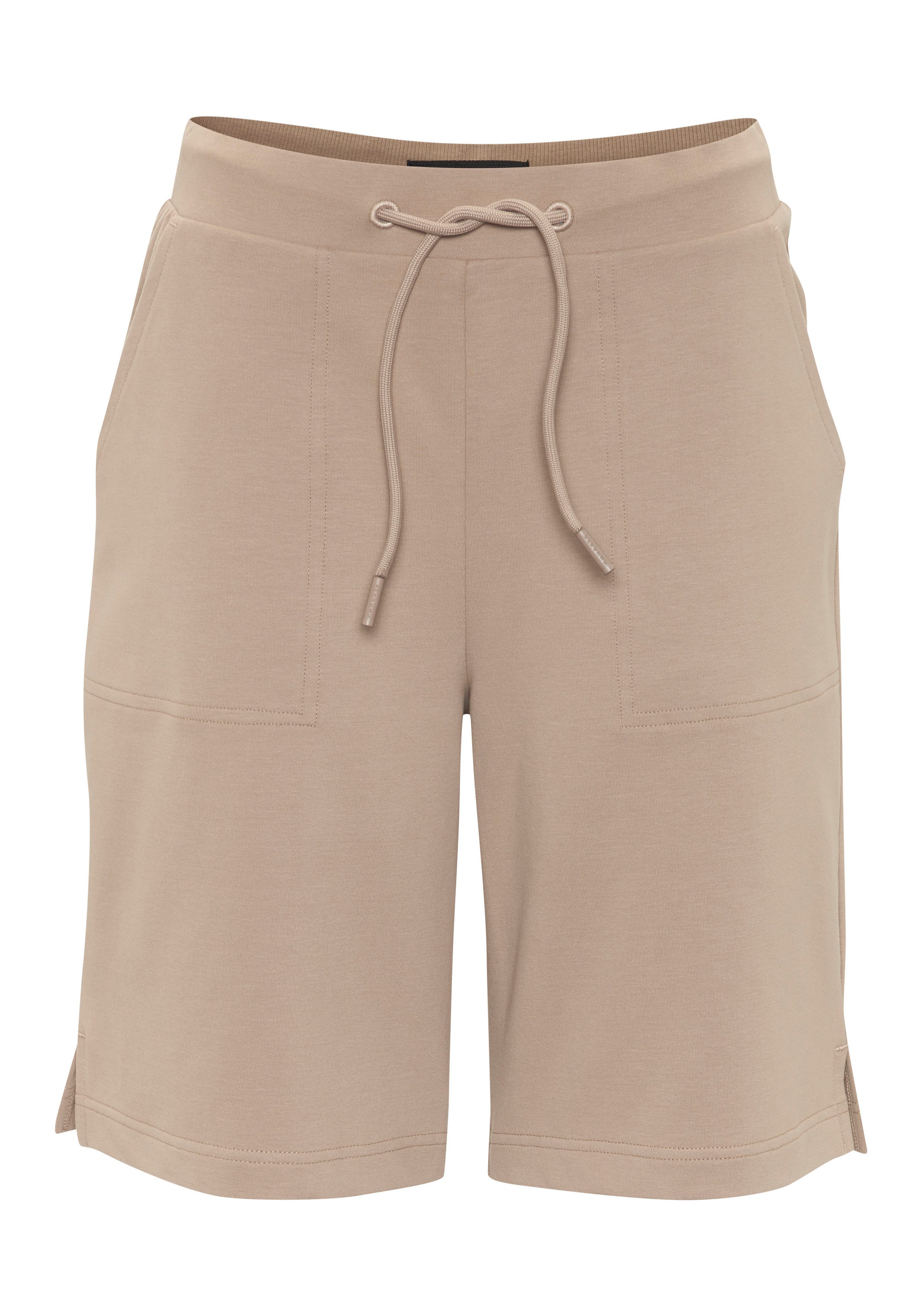 Elbsand Sweatshorts Vivi mit Logodruck auf der Gesäßtasche