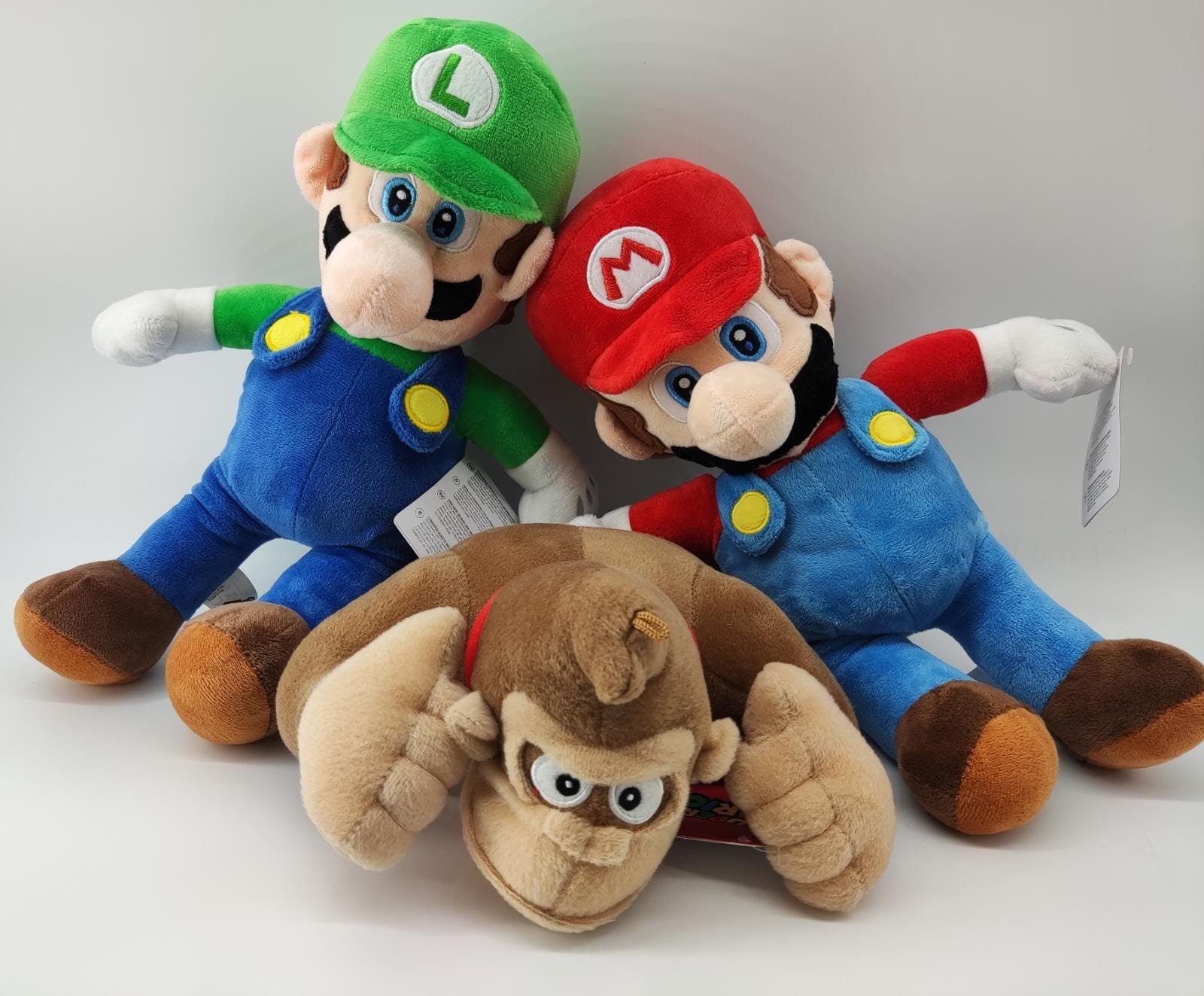 Whitehouse Leisure Peluche Super Mario Bros 22cm - Mario, Luigi, Peach, Yoshi... En Qualité Super Soft (Mario) - 3
