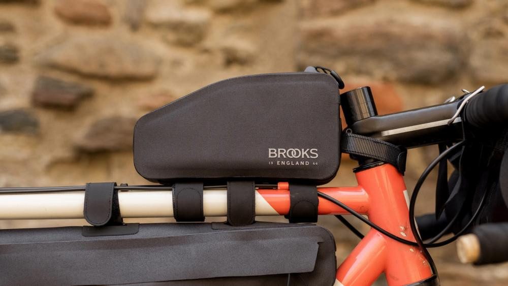 BROOKS ENGLAND Fahrradtasche BROOKS Scape Top Tube Bag Black - wasserdichte Oberrohrtasche 0,9 Lite
