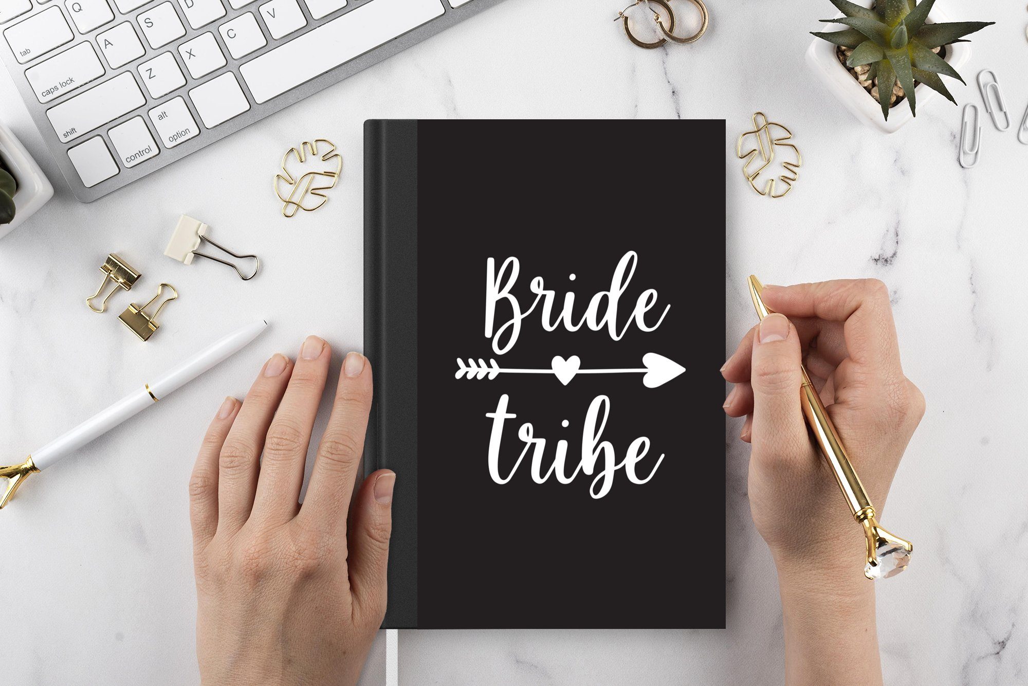 Tagebuch, "Bride" Worten Journal, mit MuchoWow Pfeil Seiten, 98 durch ein Notizheft, und "Tribe" Haushaltsbuch den Merkzettel, Herz auf schwarzem, A5, Notizbuch