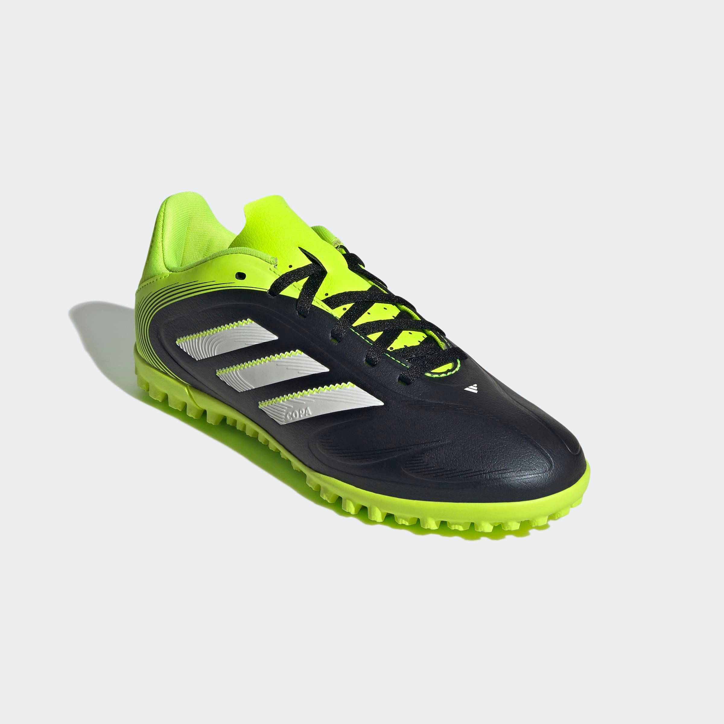 adidas Performance COPA PURE 3 CLUB KUNSTRASEN KINDER Fußballschuh für harte Untergründe Asche und Kunstrasen, für Kinder & Jugendliche