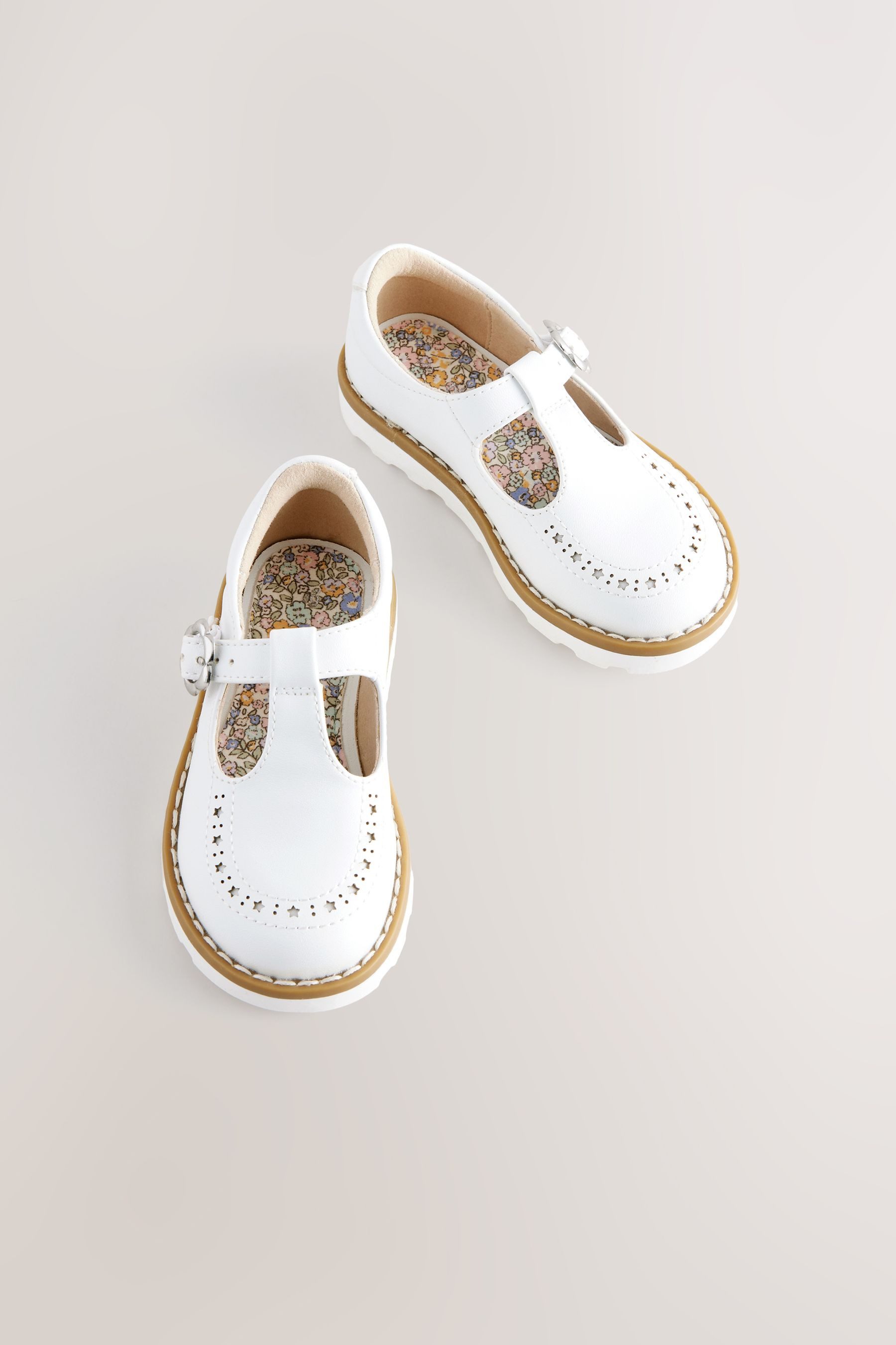 Next T-Steg-Schuhe, weite Passform T-Strap-Sandale (1-tlg)