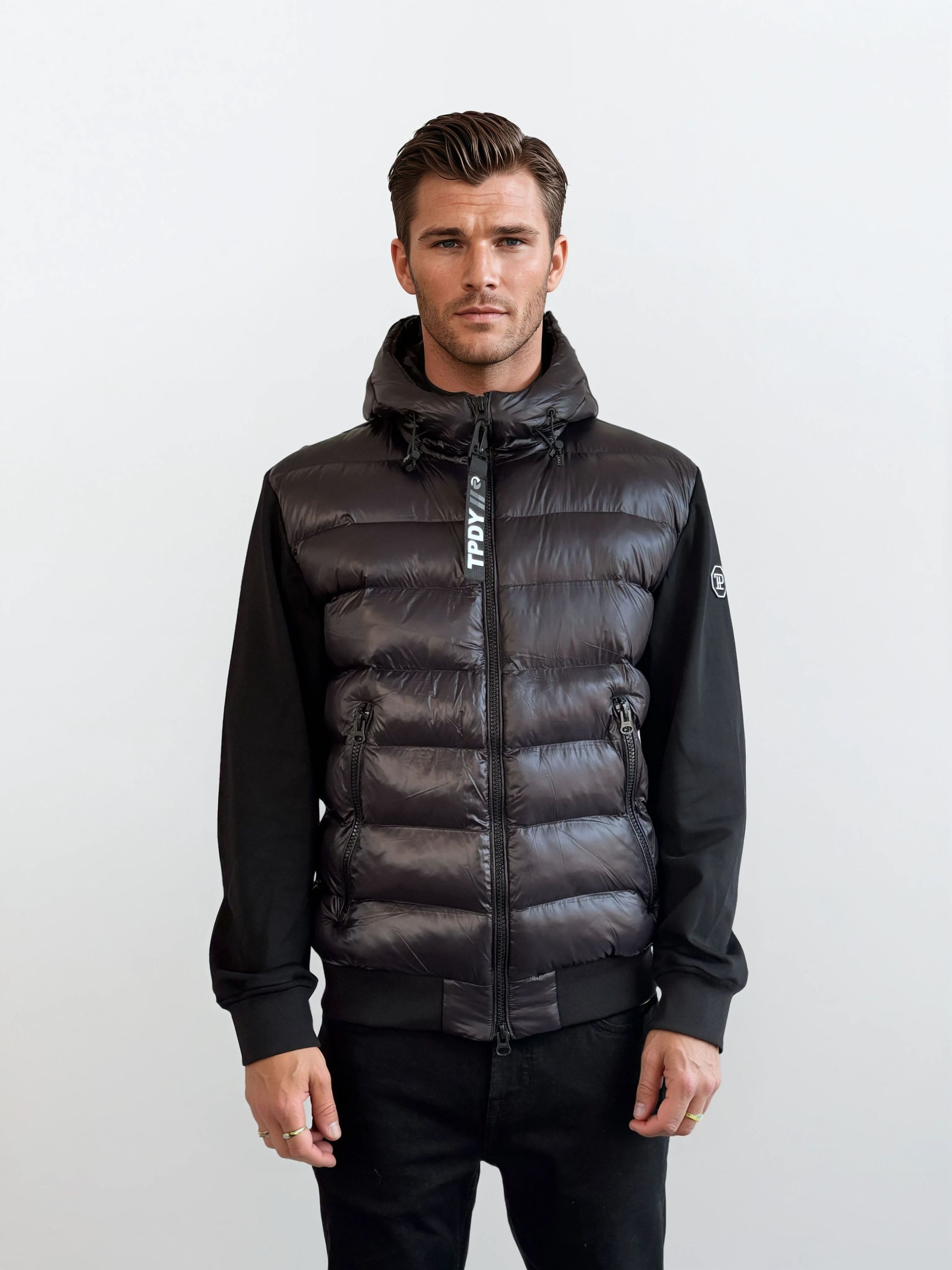 trueprodigy Steppjacke Atos Glänzende gesteppte Optik vorne