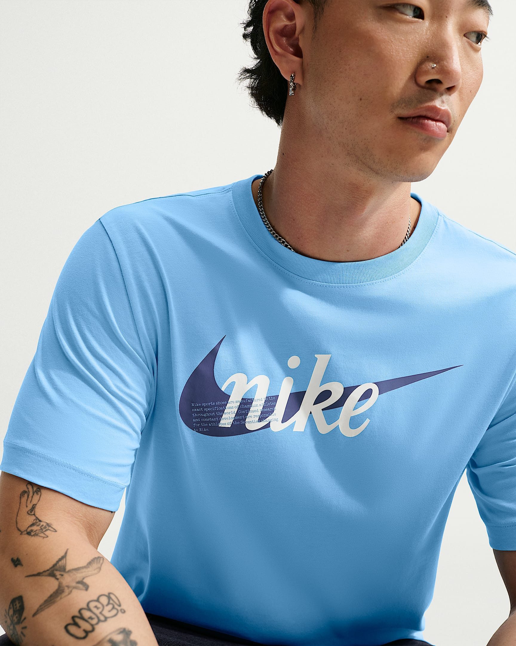 Nike Sportswear T-Shirt Nike Sportswear Men's T-Shirt mit Rundhalsausschnitt, aus Baumwolle, normale Länge
