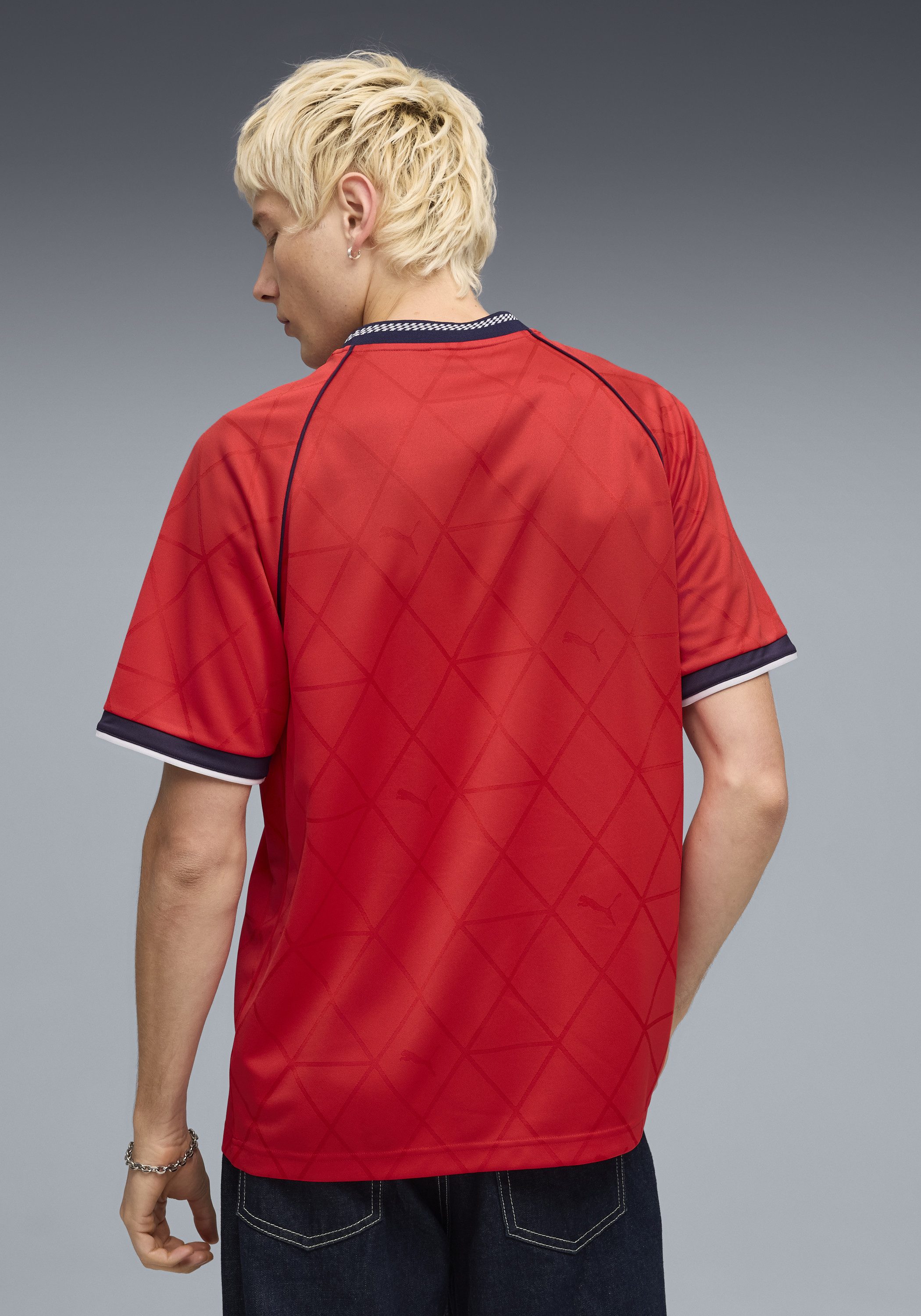 PUMA T-Shirt SPORT PINNACLE FOOTBALL JERSEY atmungsaktives Material, mit DryCELL-Technologie